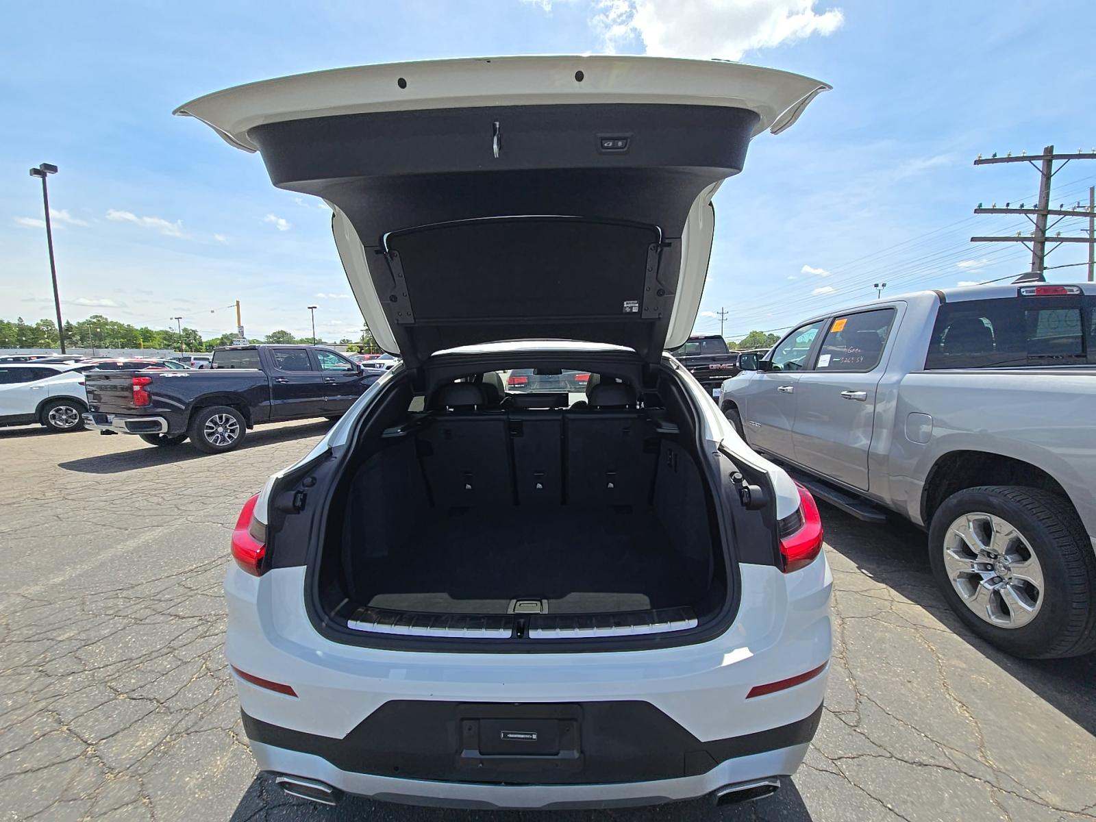 2025 BMW X4 xDrive30i AWD