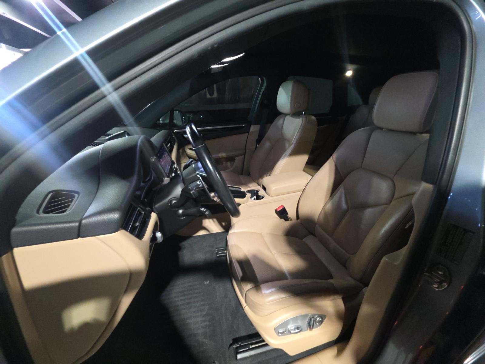 PORSCHE MACAN - 6