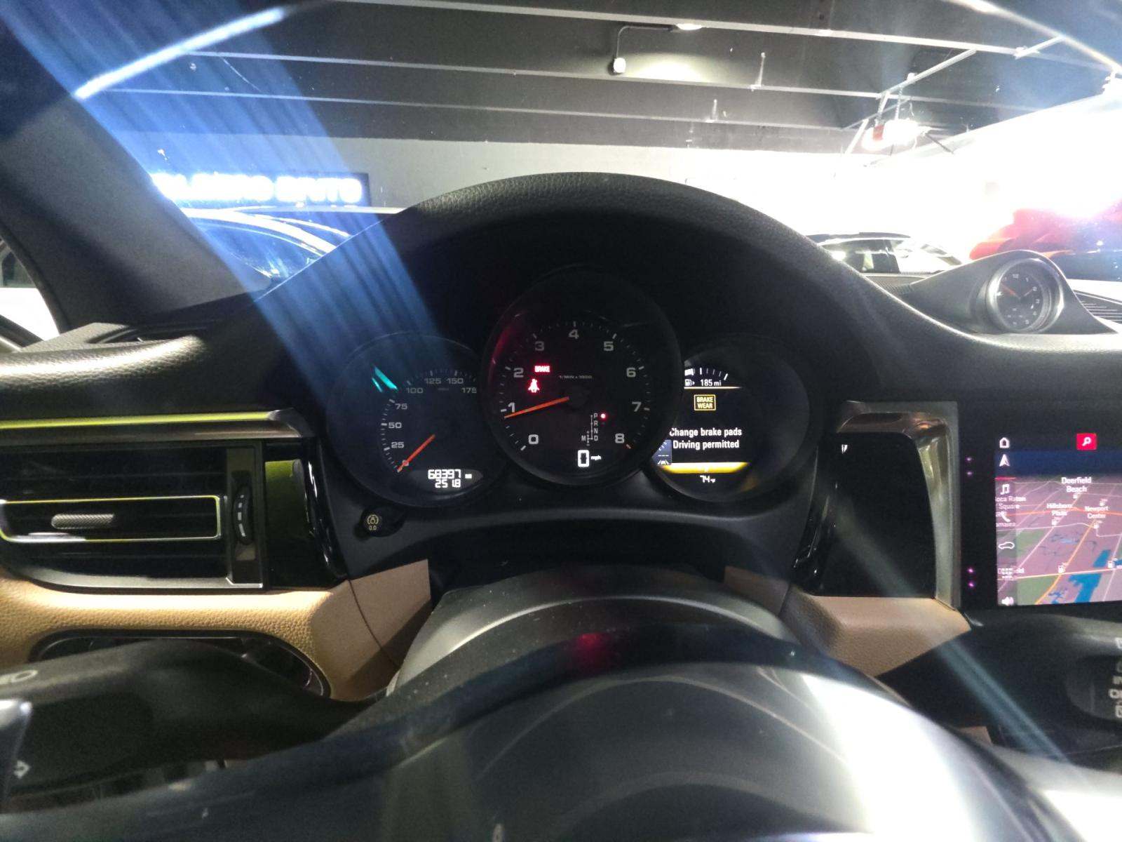 PORSCHE MACAN - 9