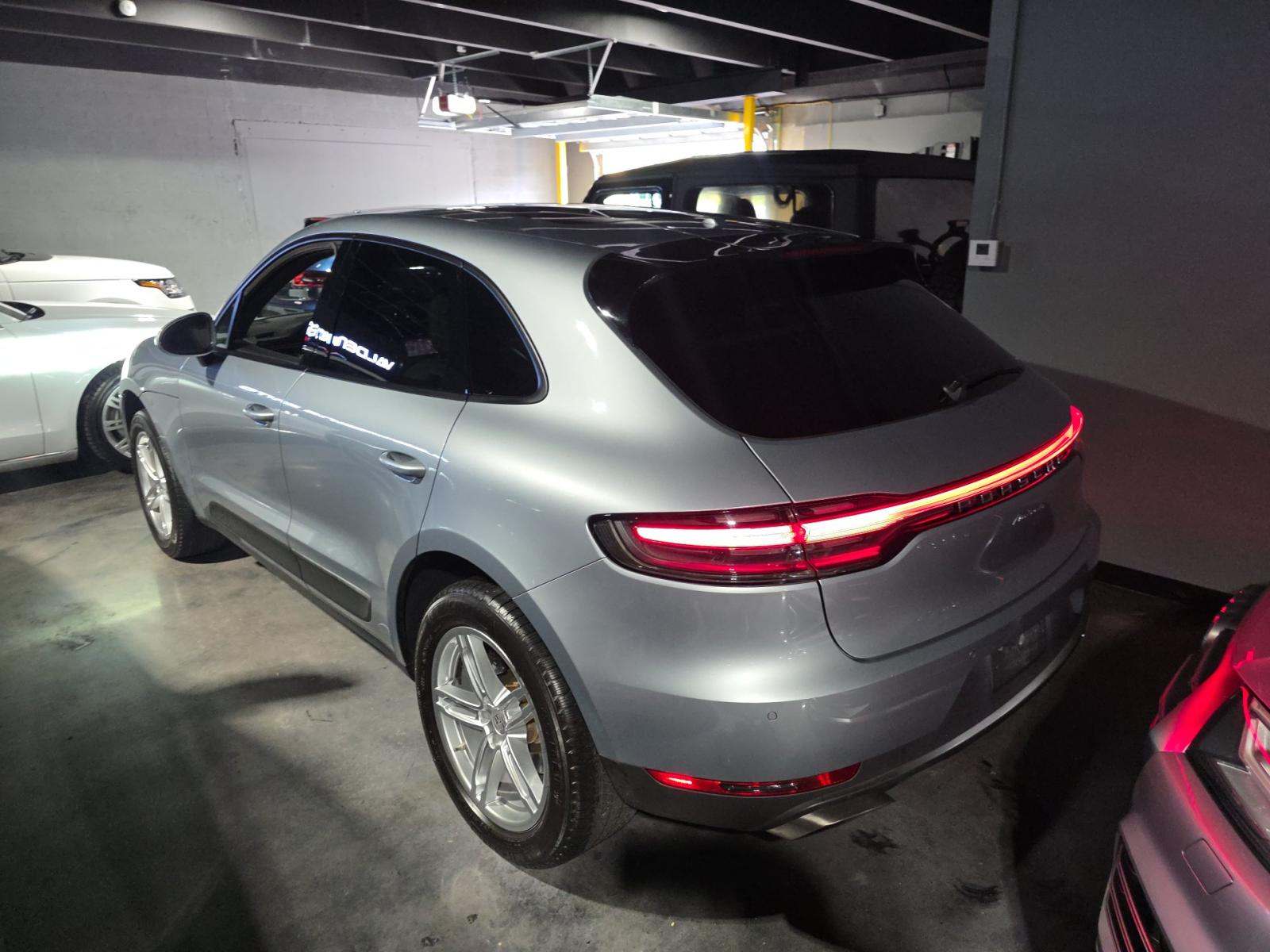 PORSCHE MACAN - 2