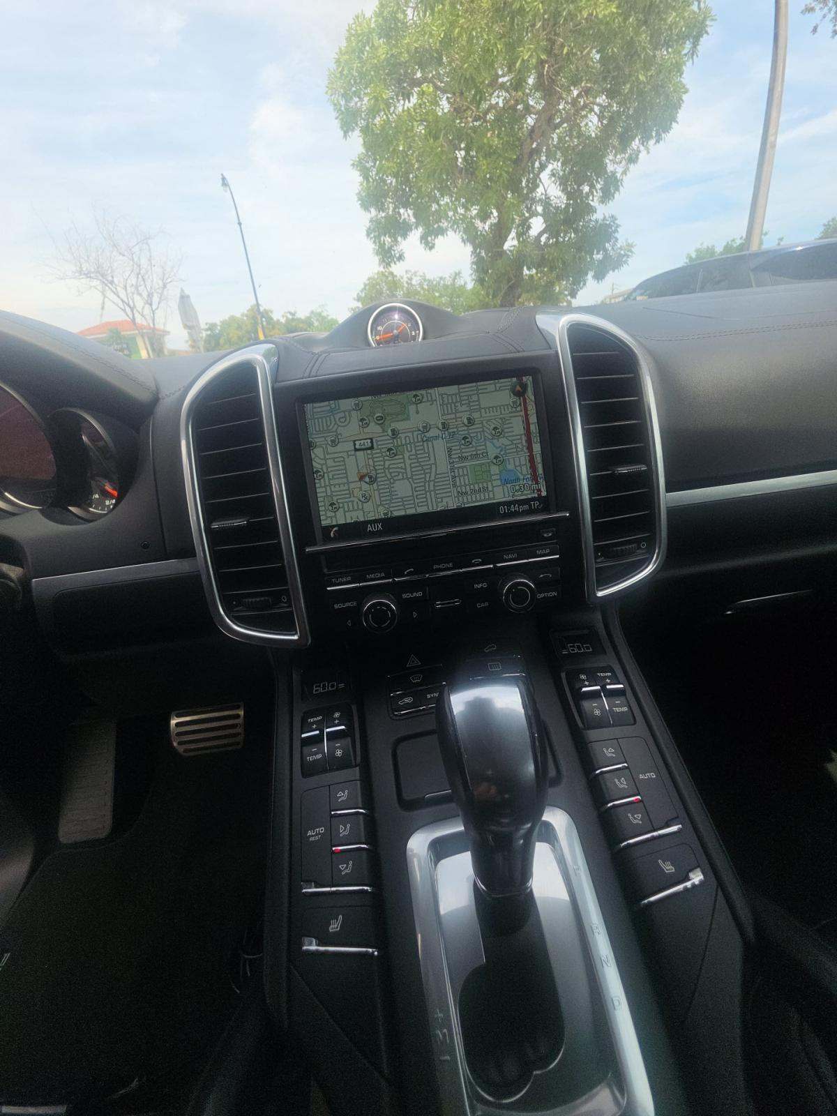 PORSCHE CAYENNE - 10