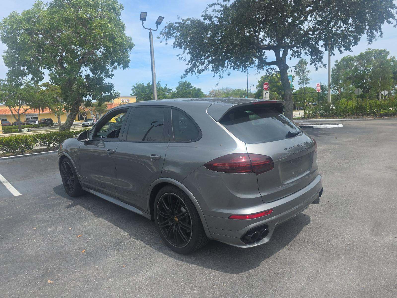 PORSCHE CAYENNE - 2