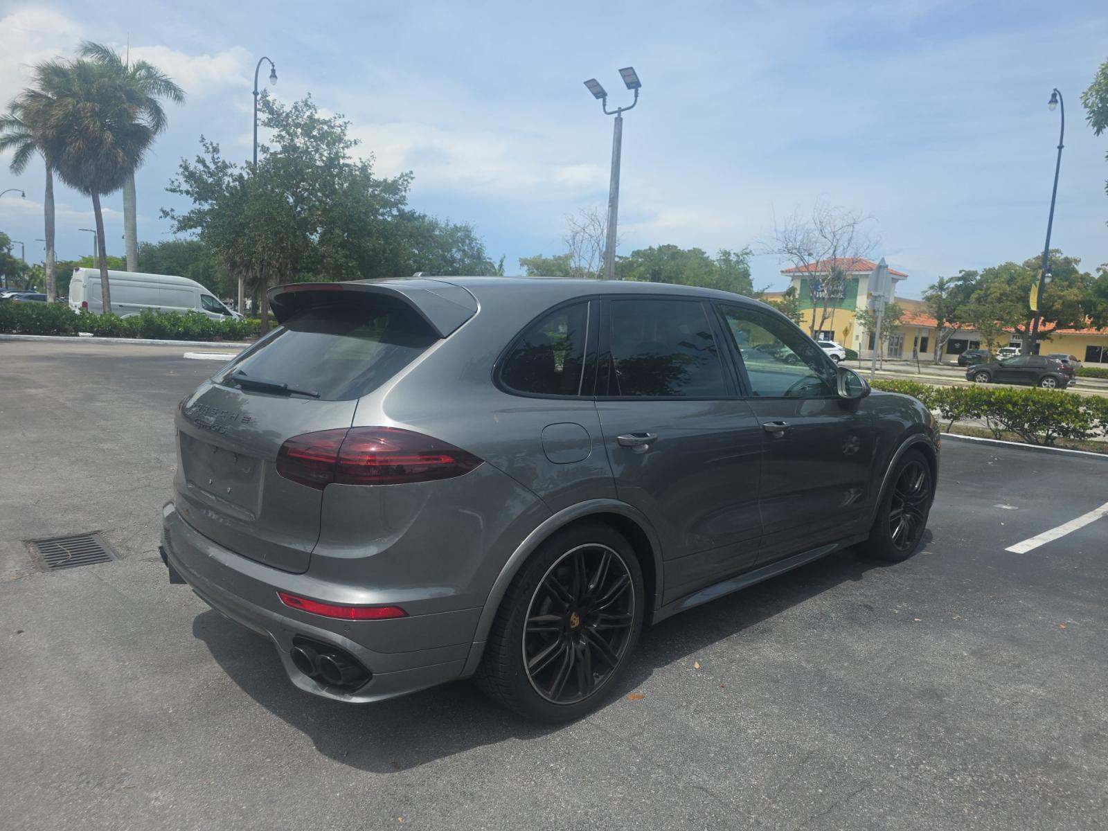 PORSCHE CAYENNE - 3
