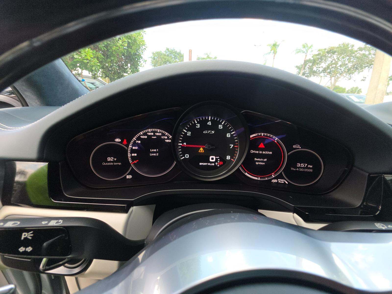 PORSCHE CAYENNE - 9