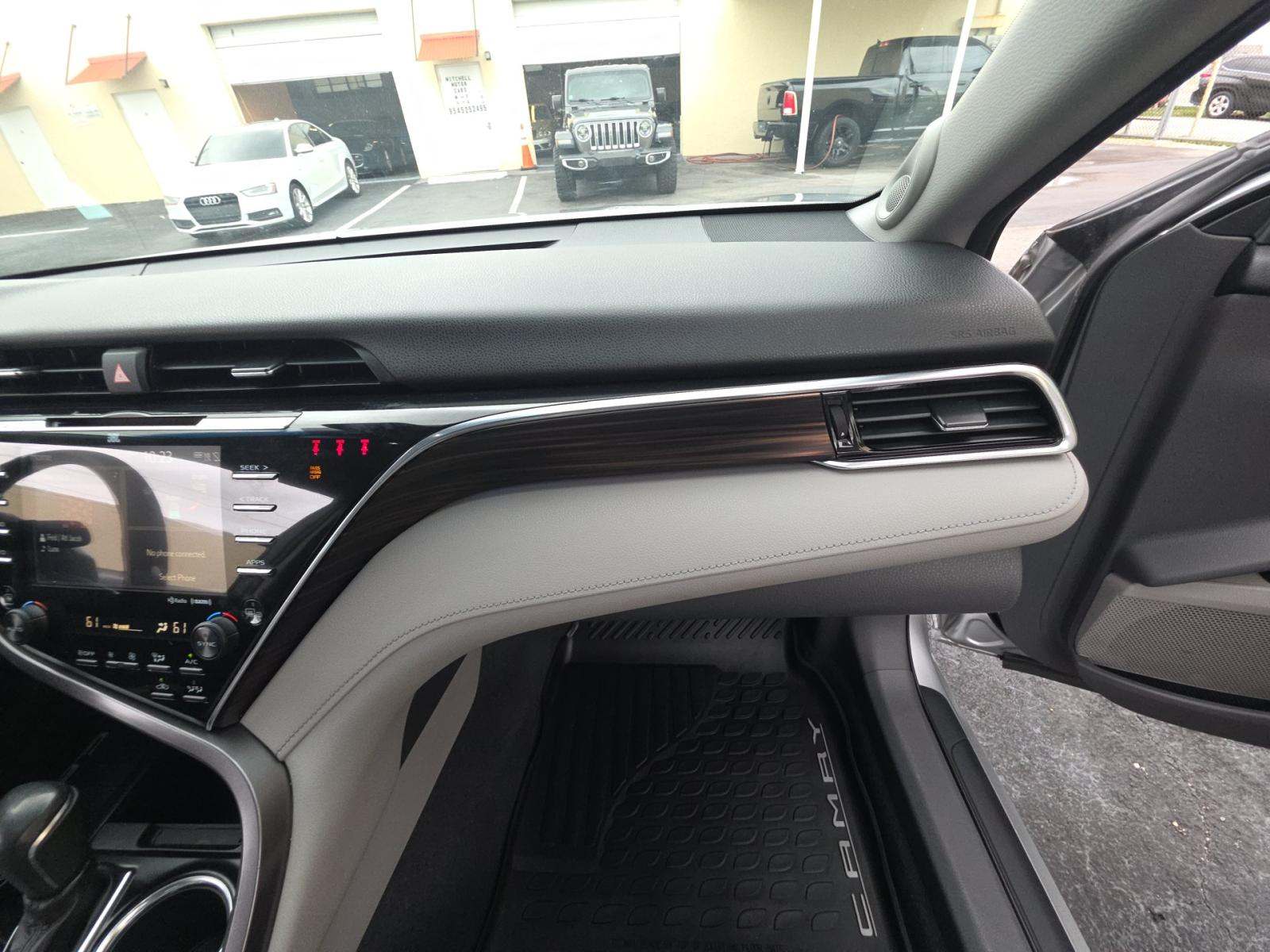 2018 Toyota Camry Hybrid XLE FWD