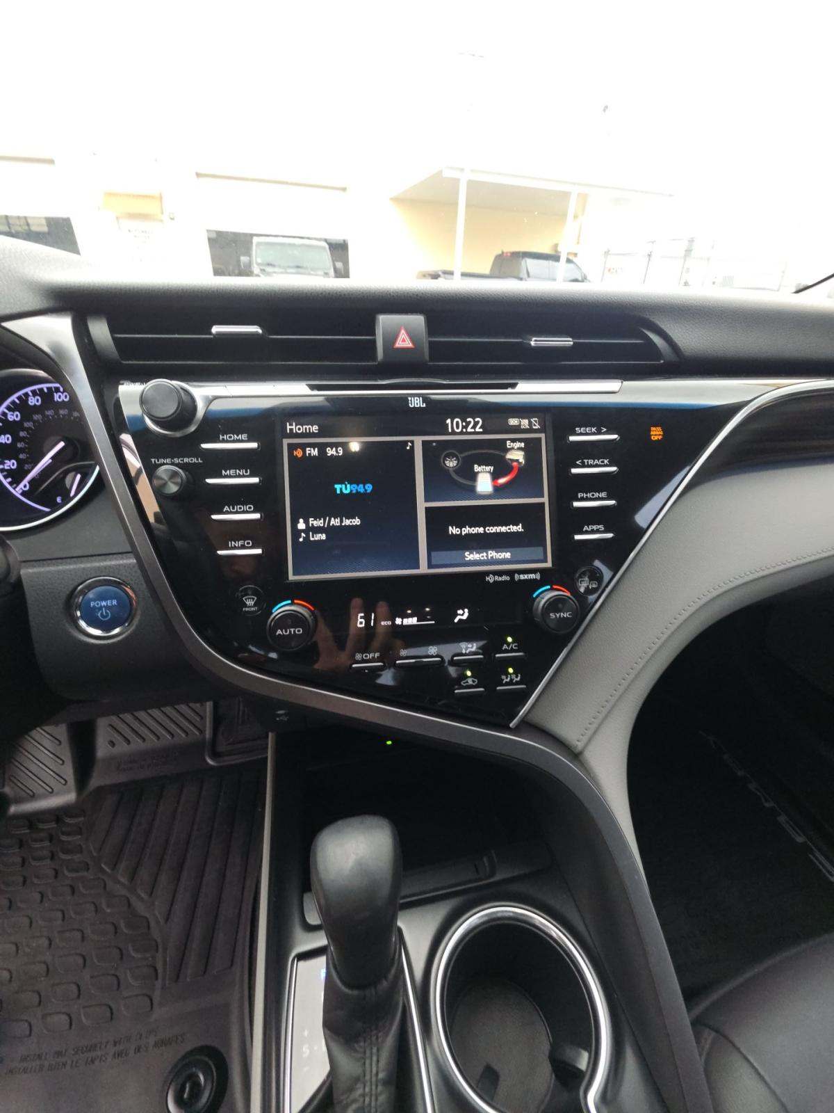 2018 Toyota Camry Hybrid XLE FWD
