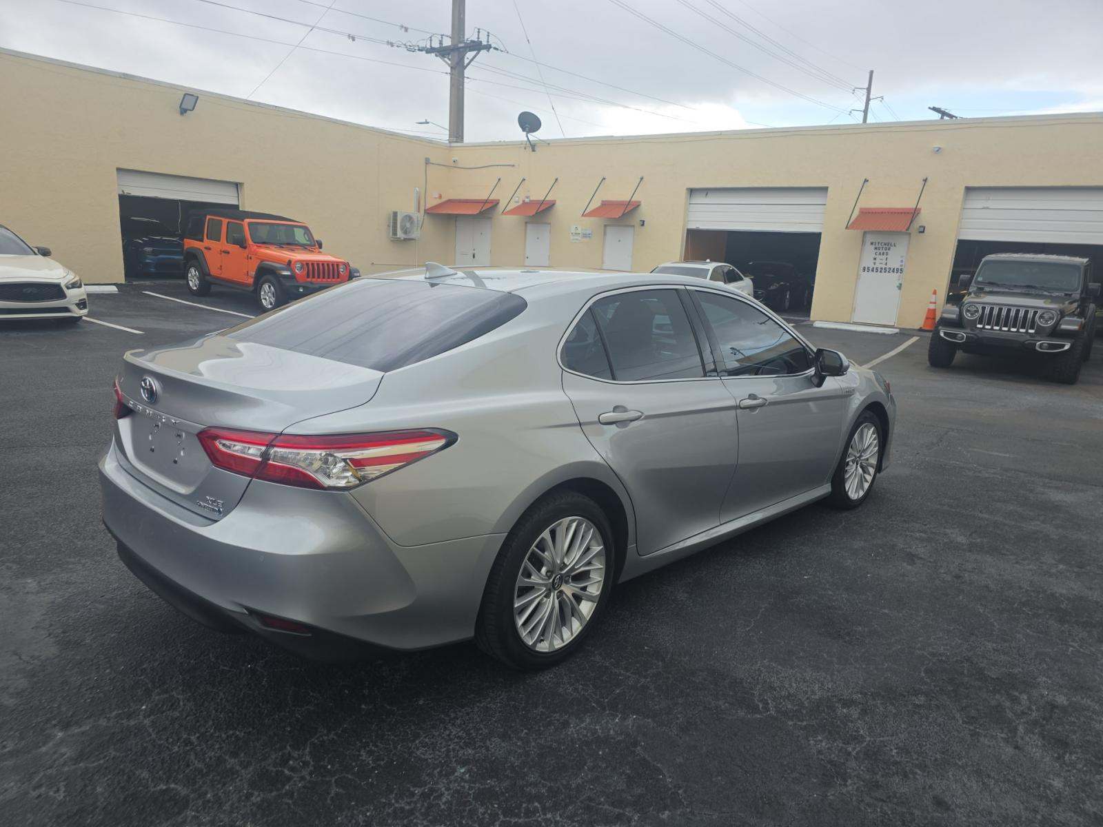 2018 Toyota Camry Hybrid XLE FWD