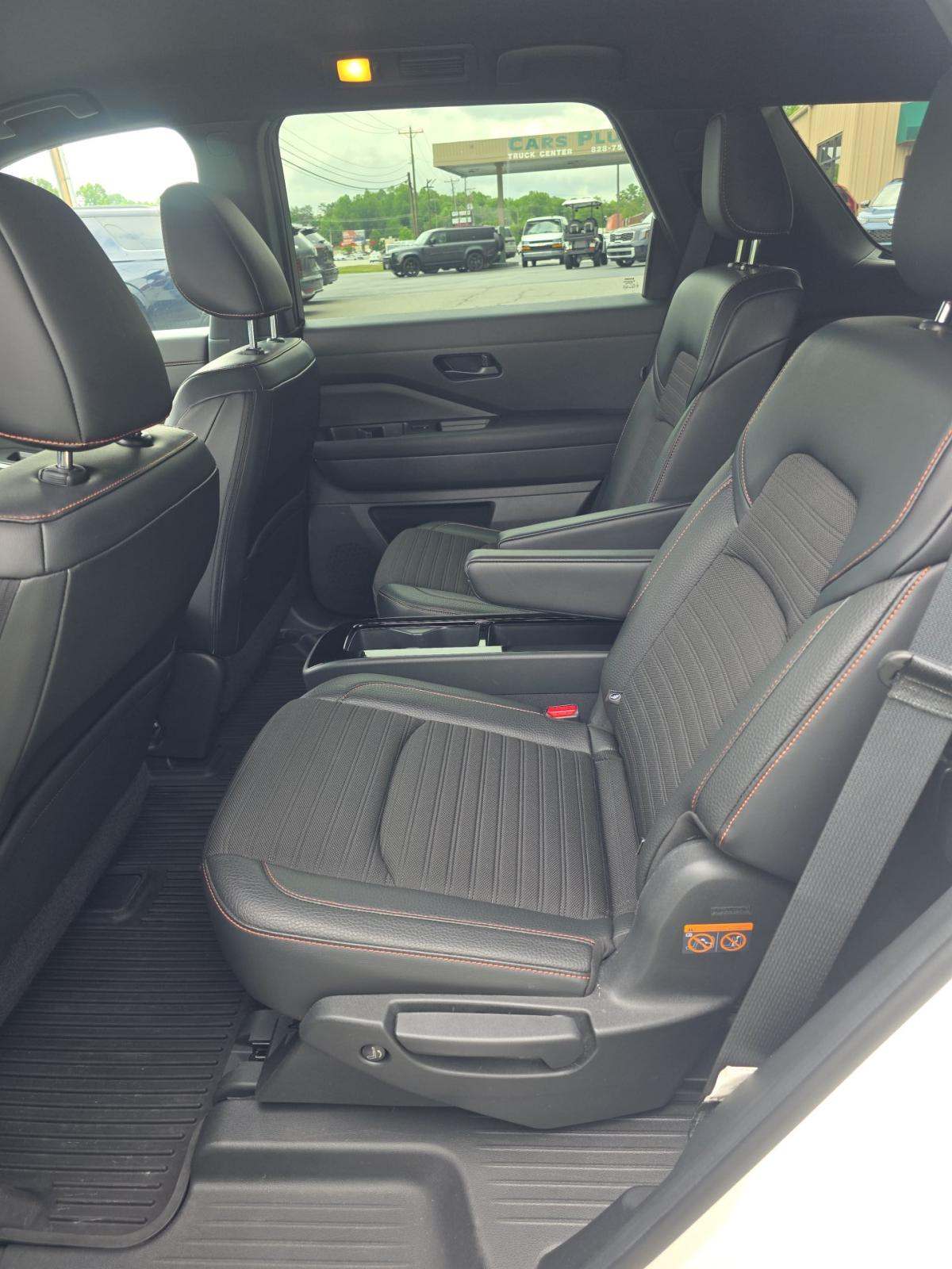 2024 Nissan Pathfinder Rock Creek AWD