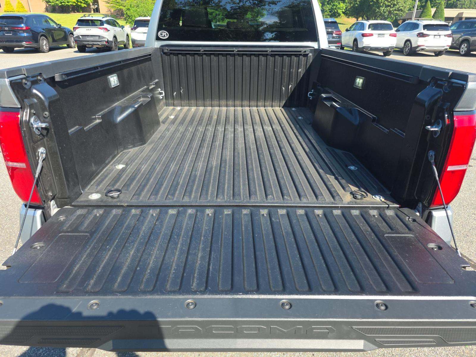 2026 Toyota Tacoma SR5 AWD