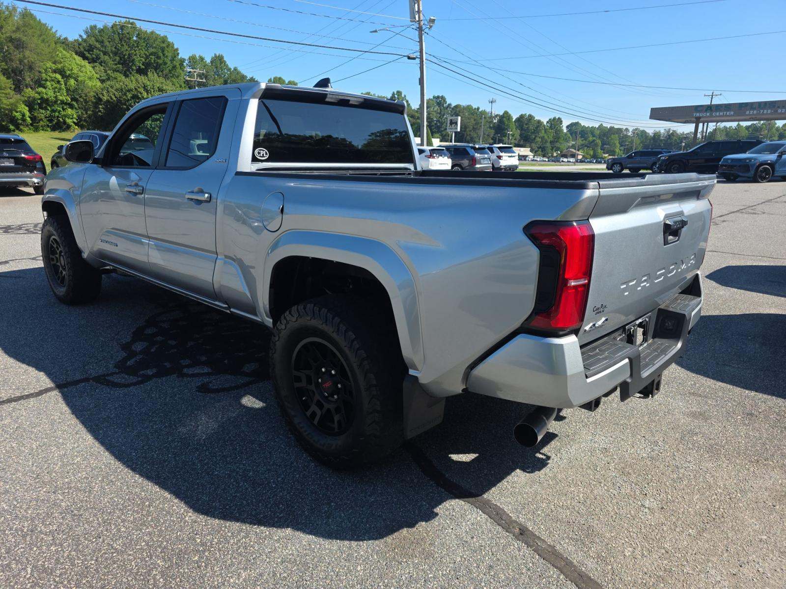 2026 Toyota Tacoma SR5 AWD