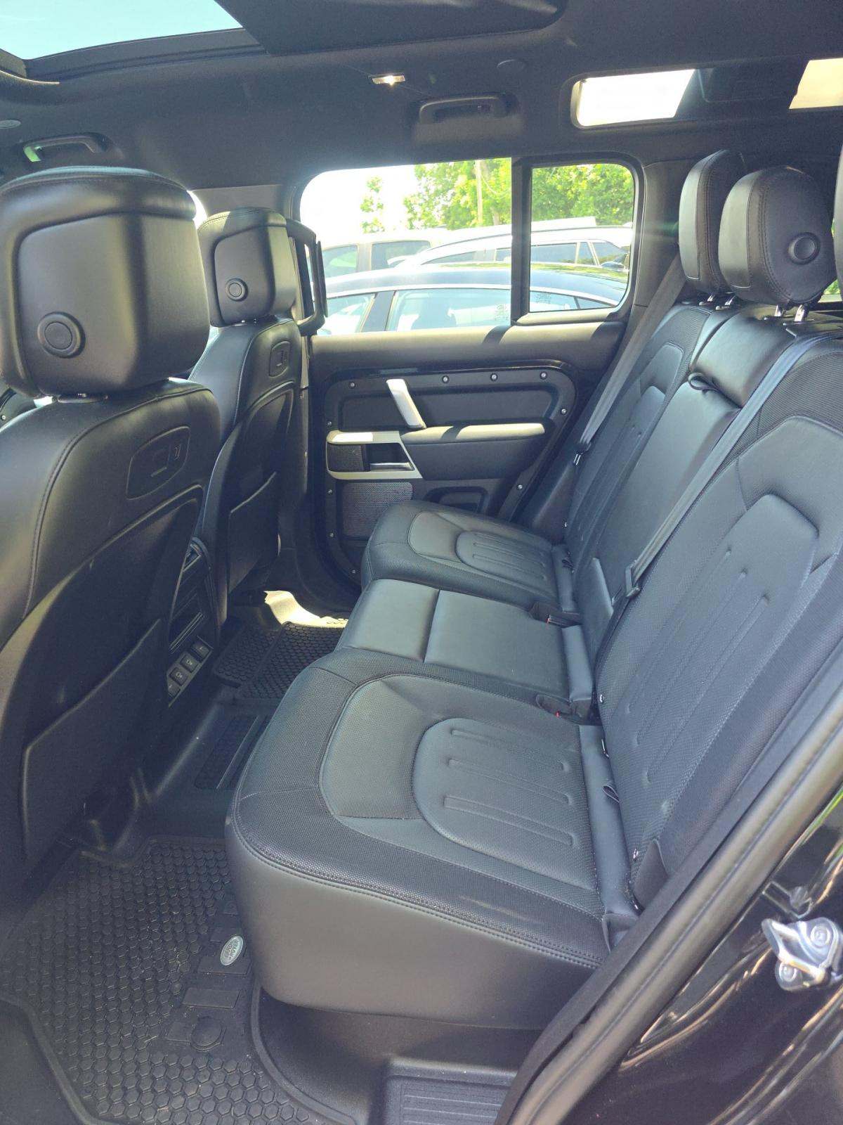 2022 Land Rover Defender 110 X-Dynamic HSE AWD