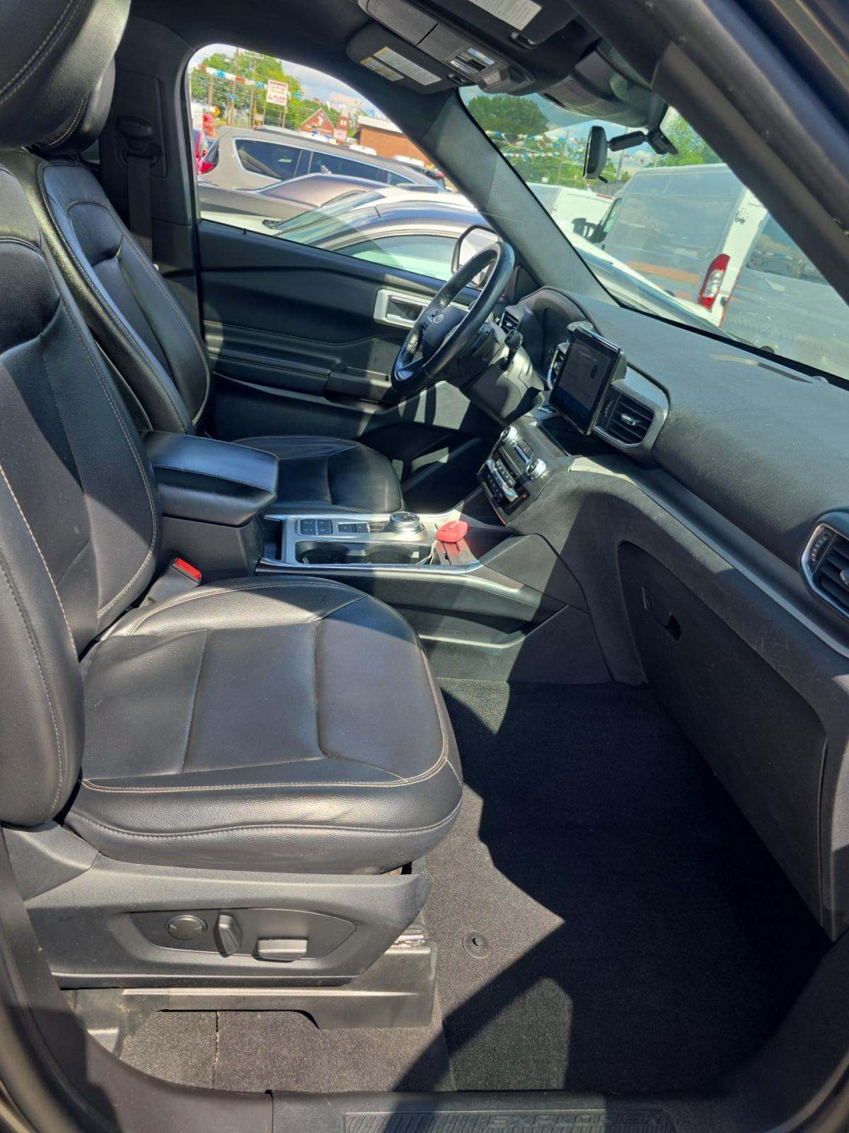 2020 Ford Explorer XLT RWD
