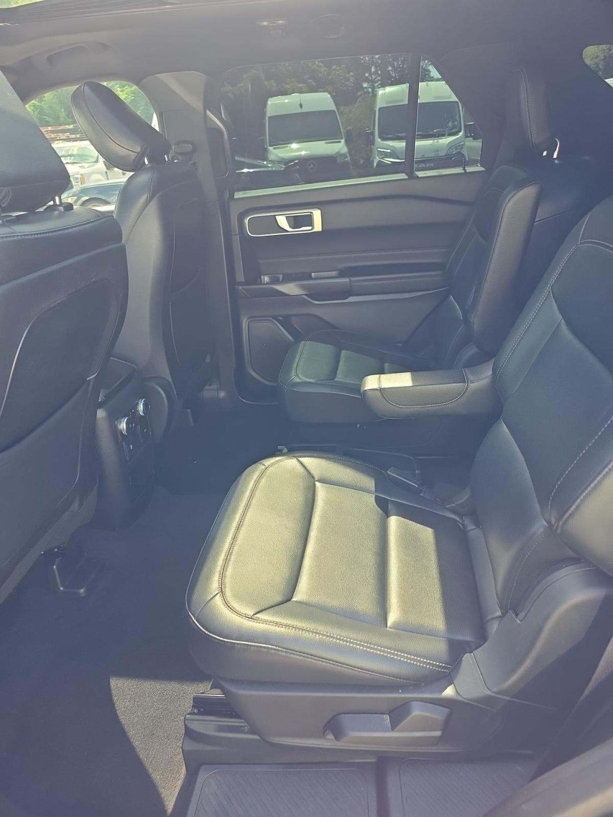 2020 Ford Explorer XLT RWD
