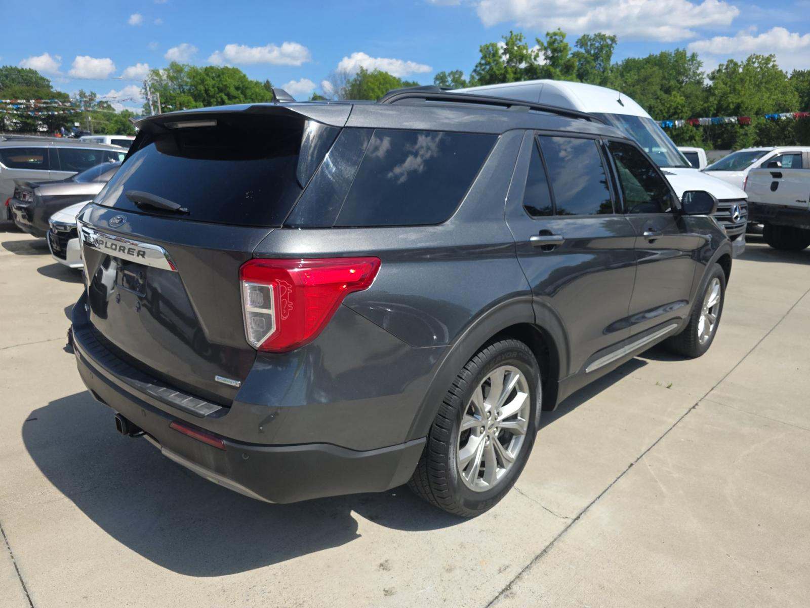 FORD EXPLORER - 3