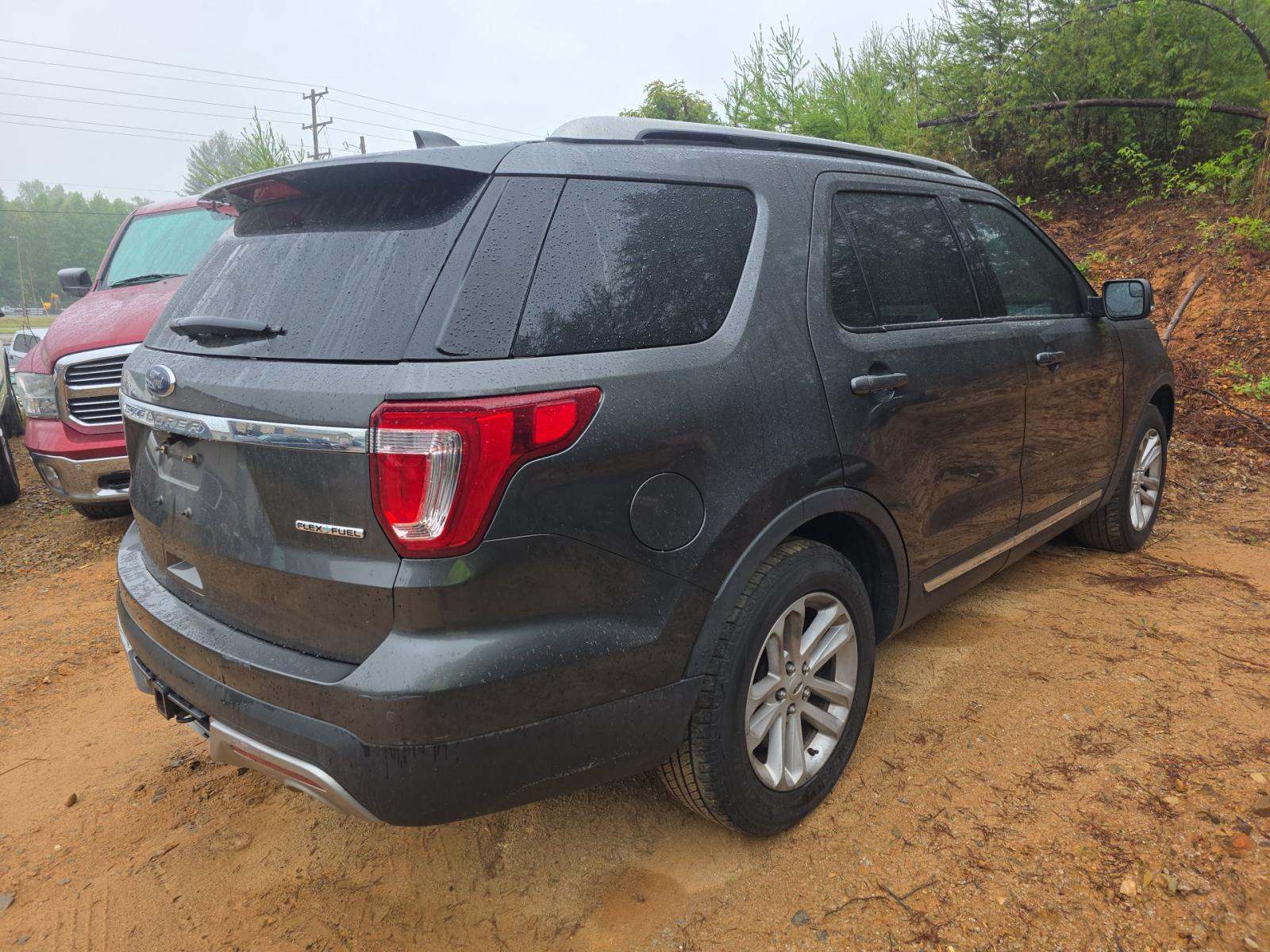 FORD EXPLORER - 3