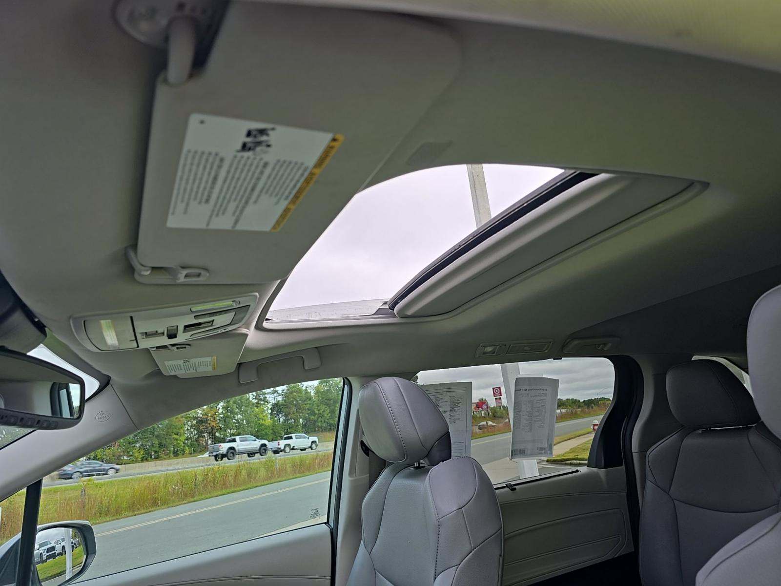 2024 Toyota Sienna XLE FWD