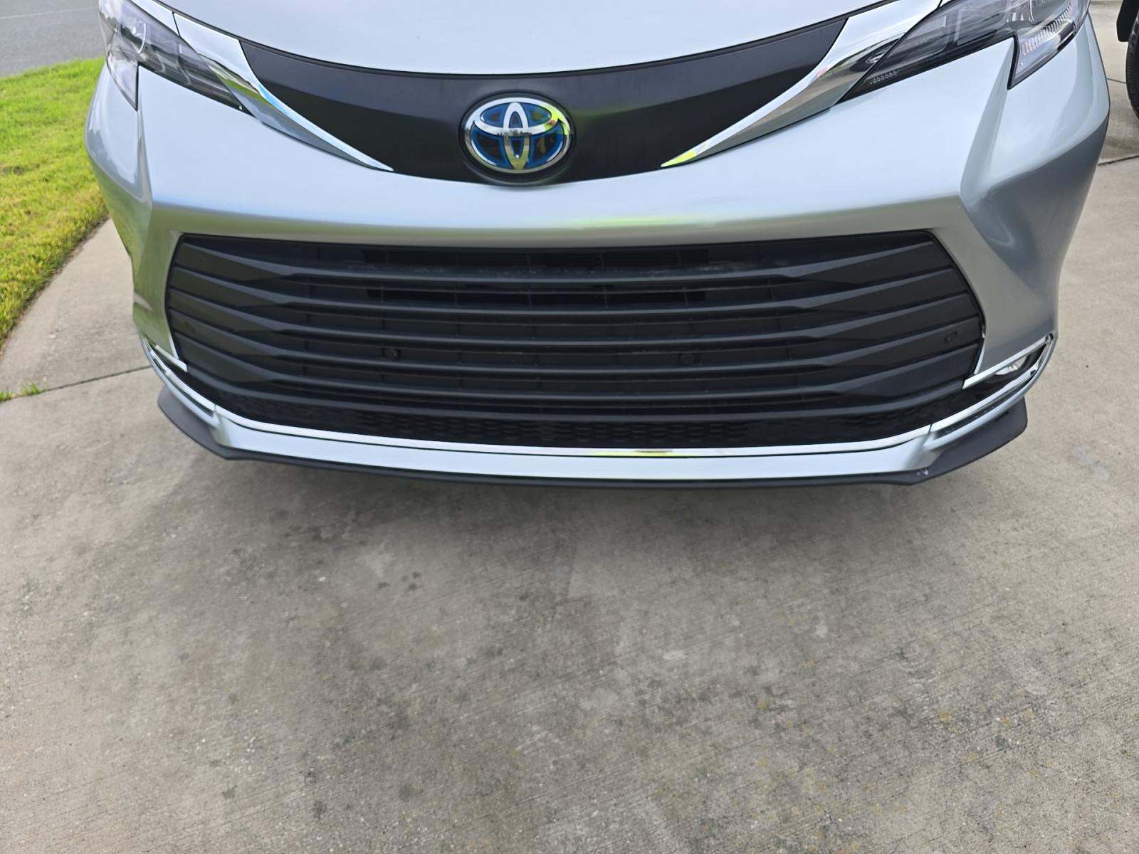 2024 Toyota Sienna XLE FWD