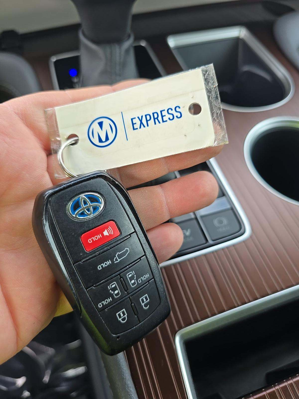 2024 Toyota Sienna XLE FWD