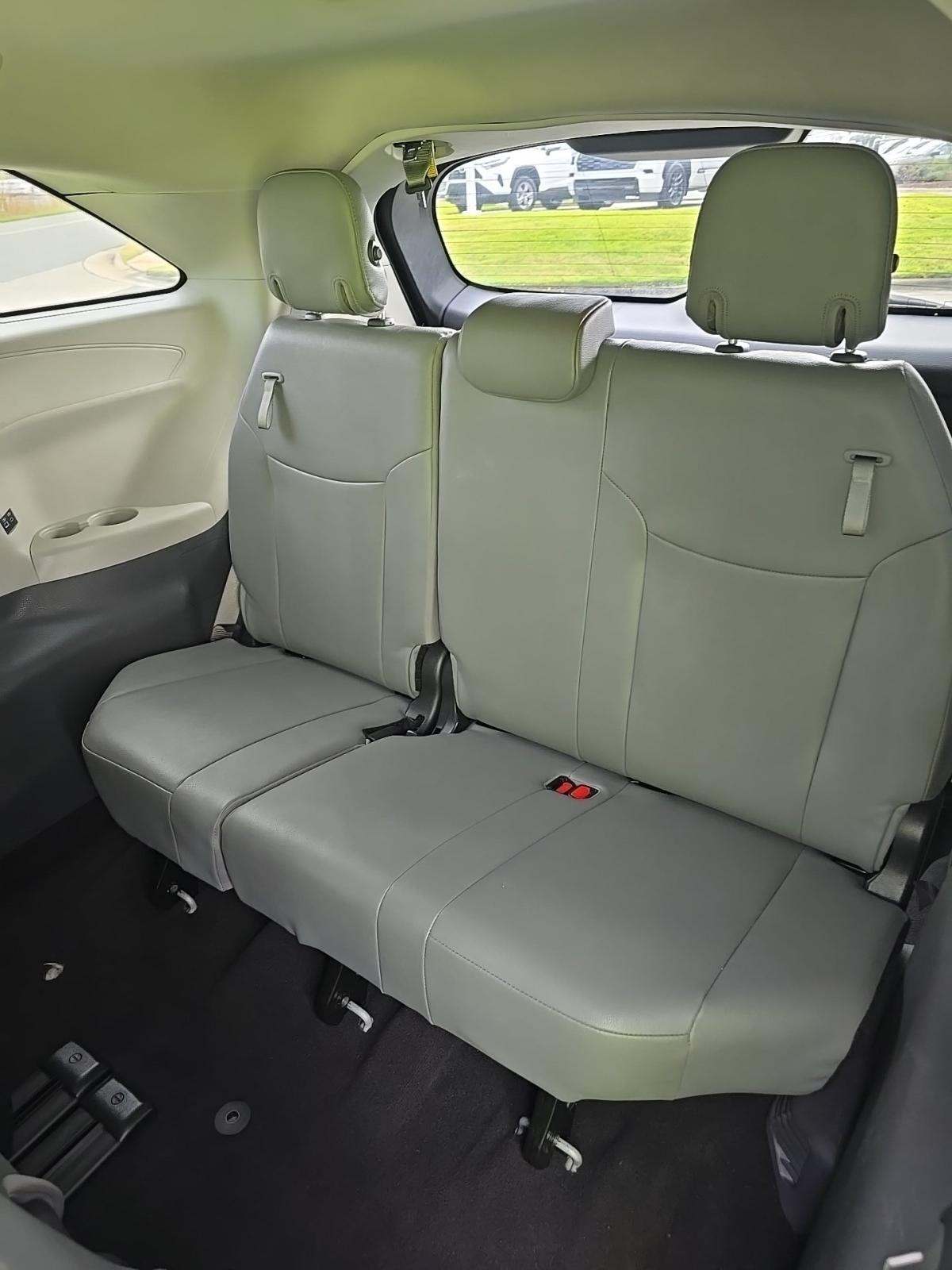 2024 Toyota Sienna XLE FWD