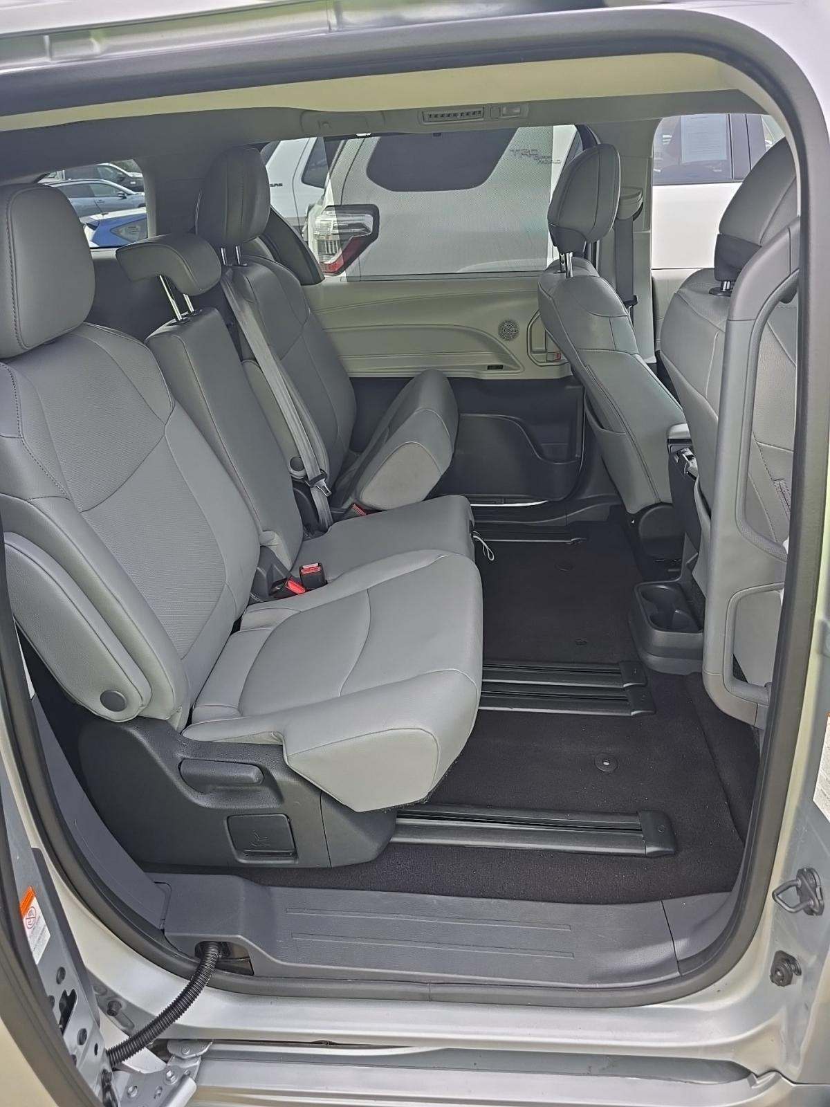 2024 Toyota Sienna XLE FWD