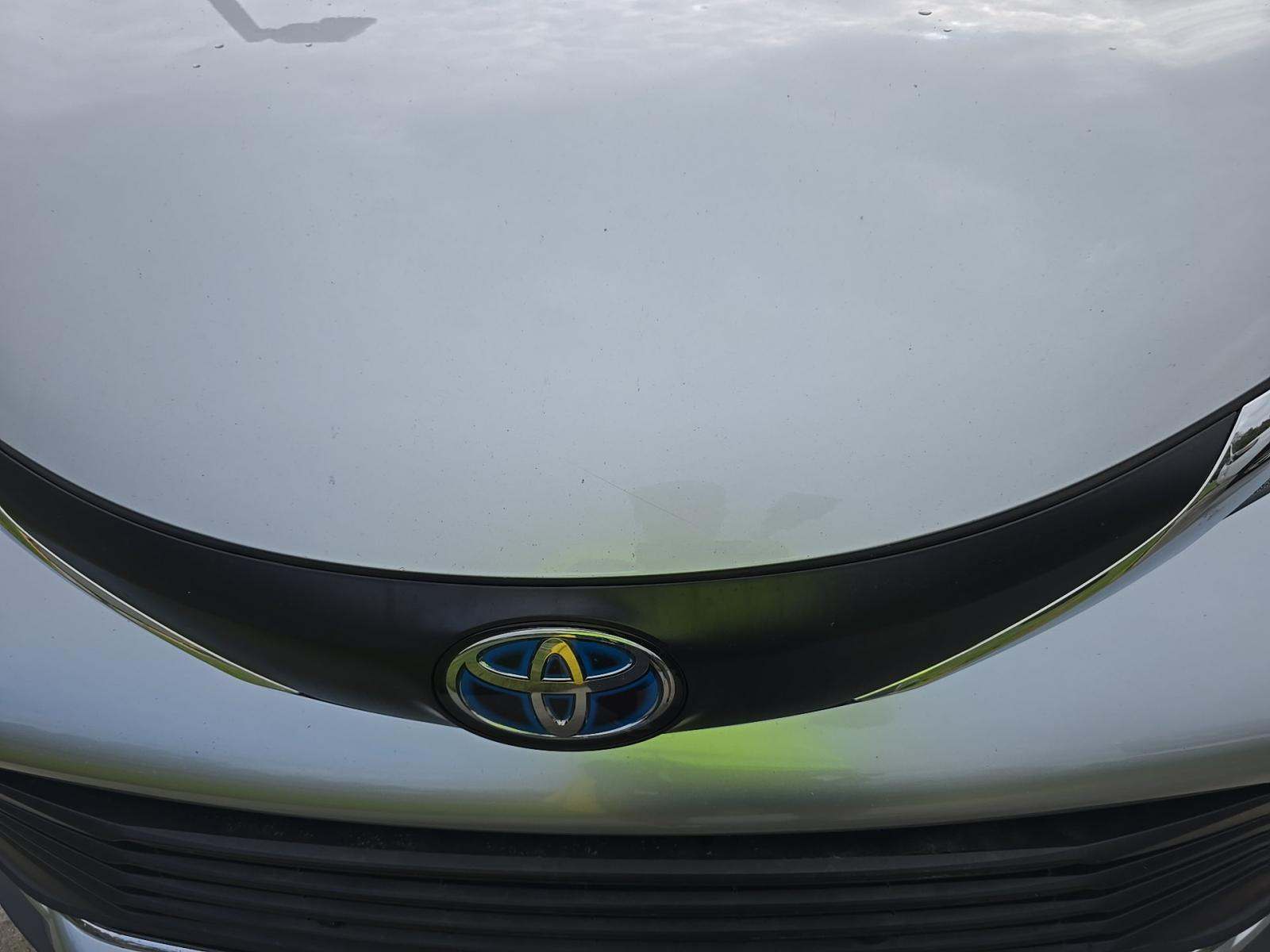 2024 Toyota Sienna XLE FWD