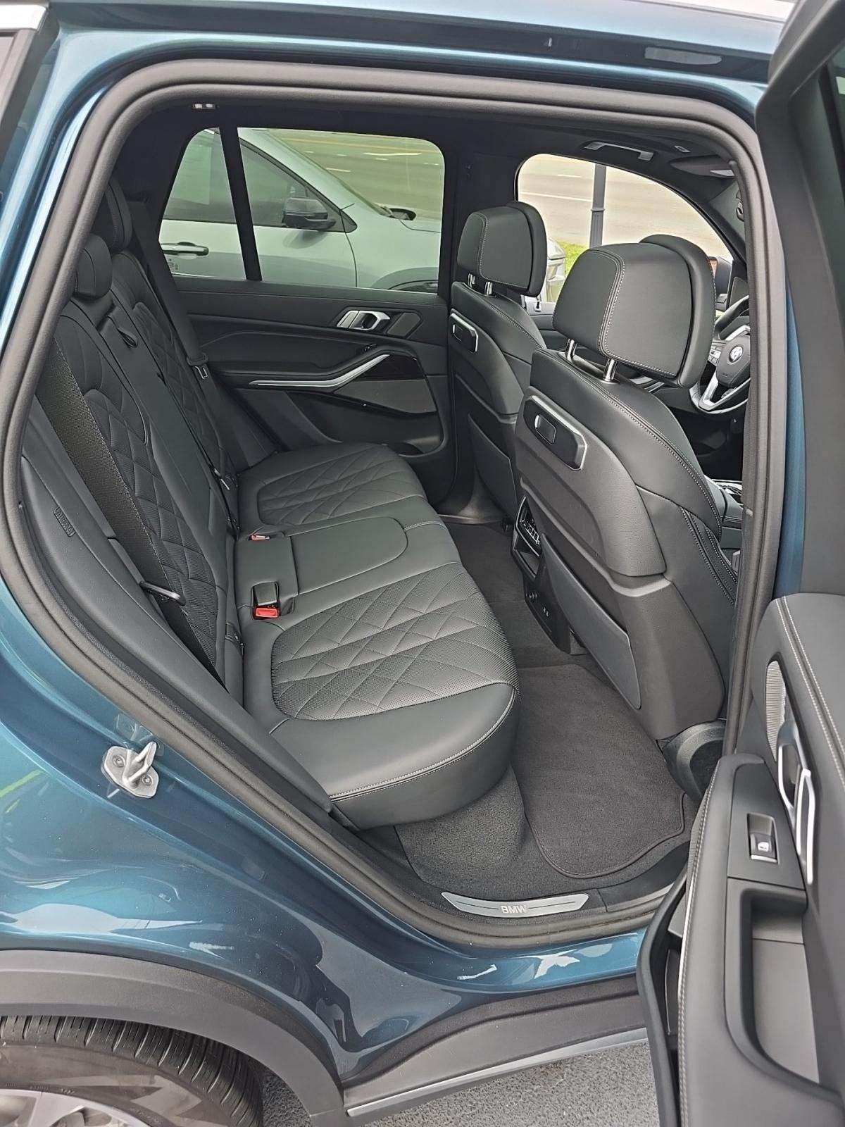 2025 BMW X5 xDrive40i AWD