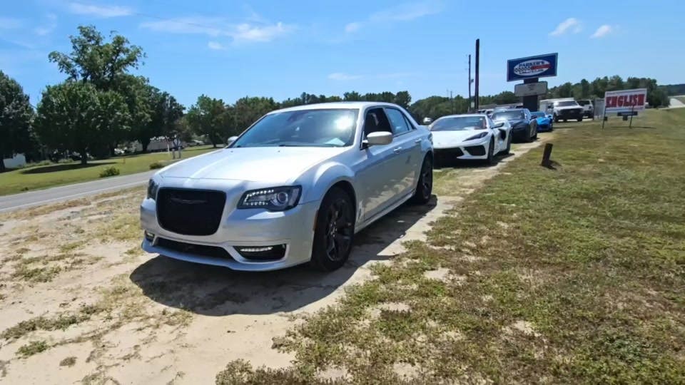 2023 Chrysler 300 Touring L