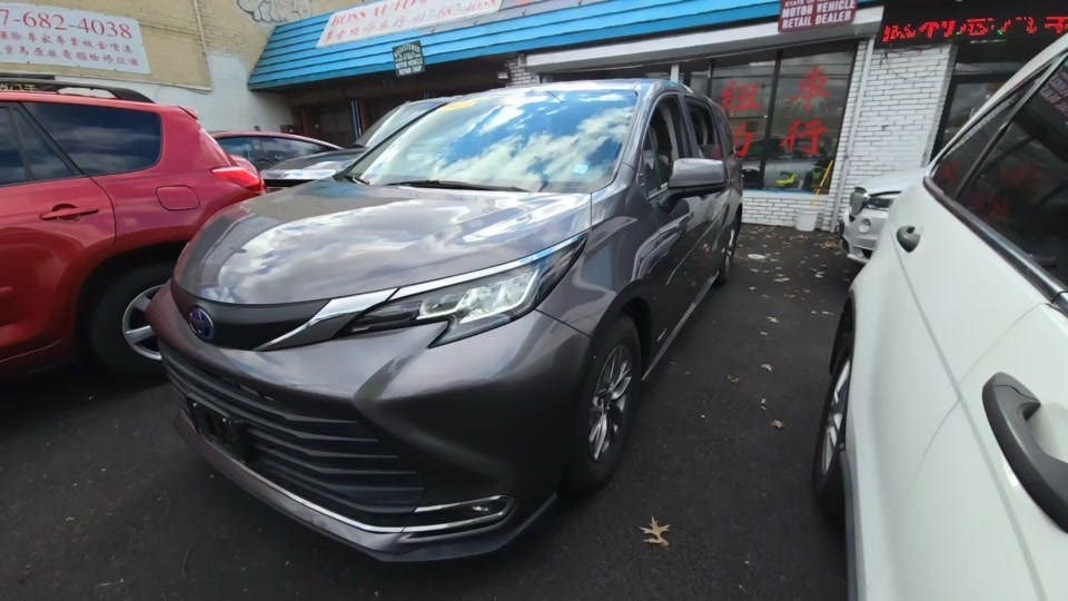 2021 Toyota Sienna XLE AWD
