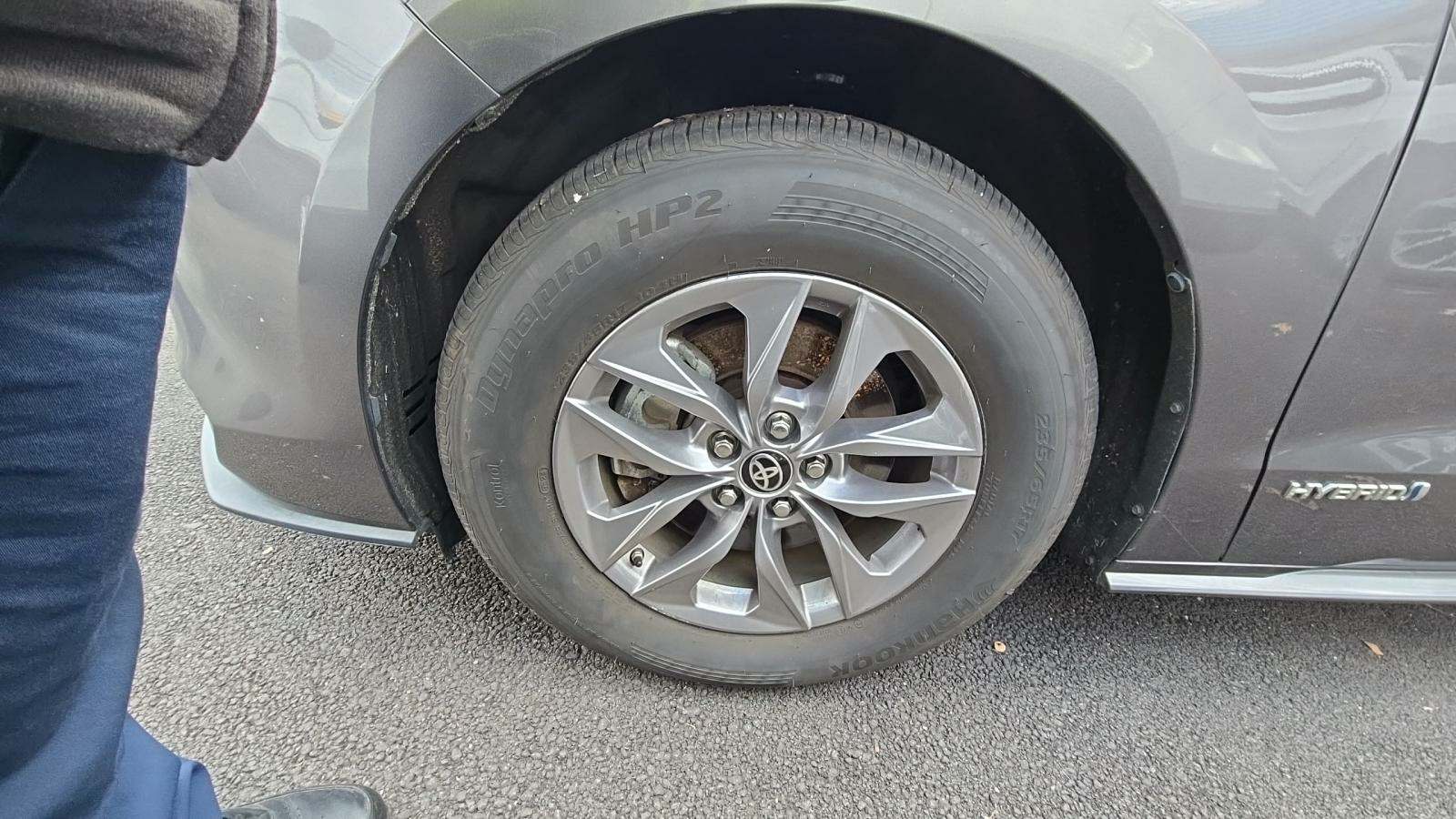 2021 Toyota Sienna XLE AWD