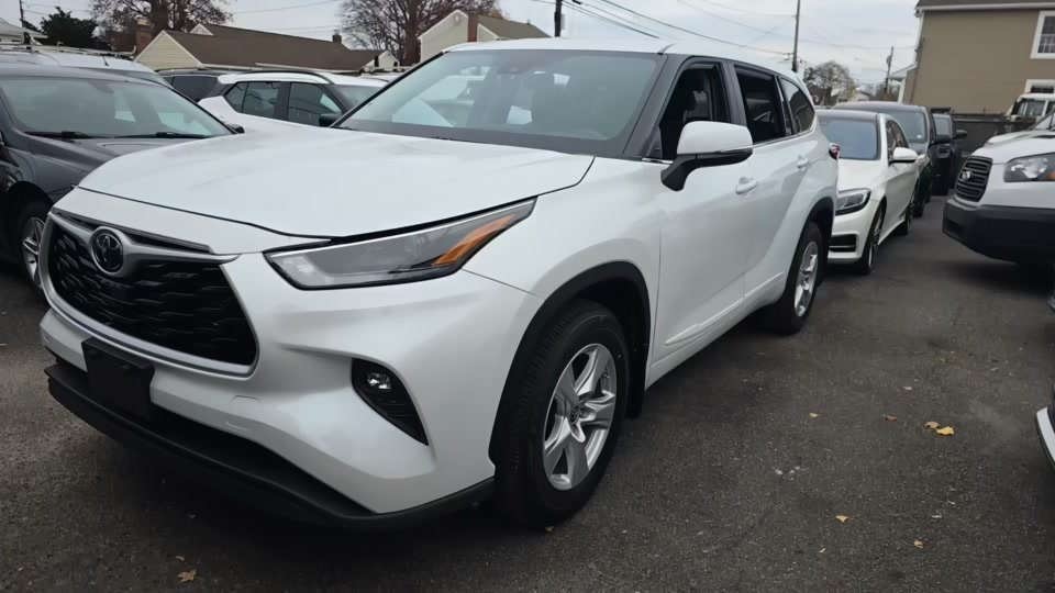 2023 Toyota Highlander LE