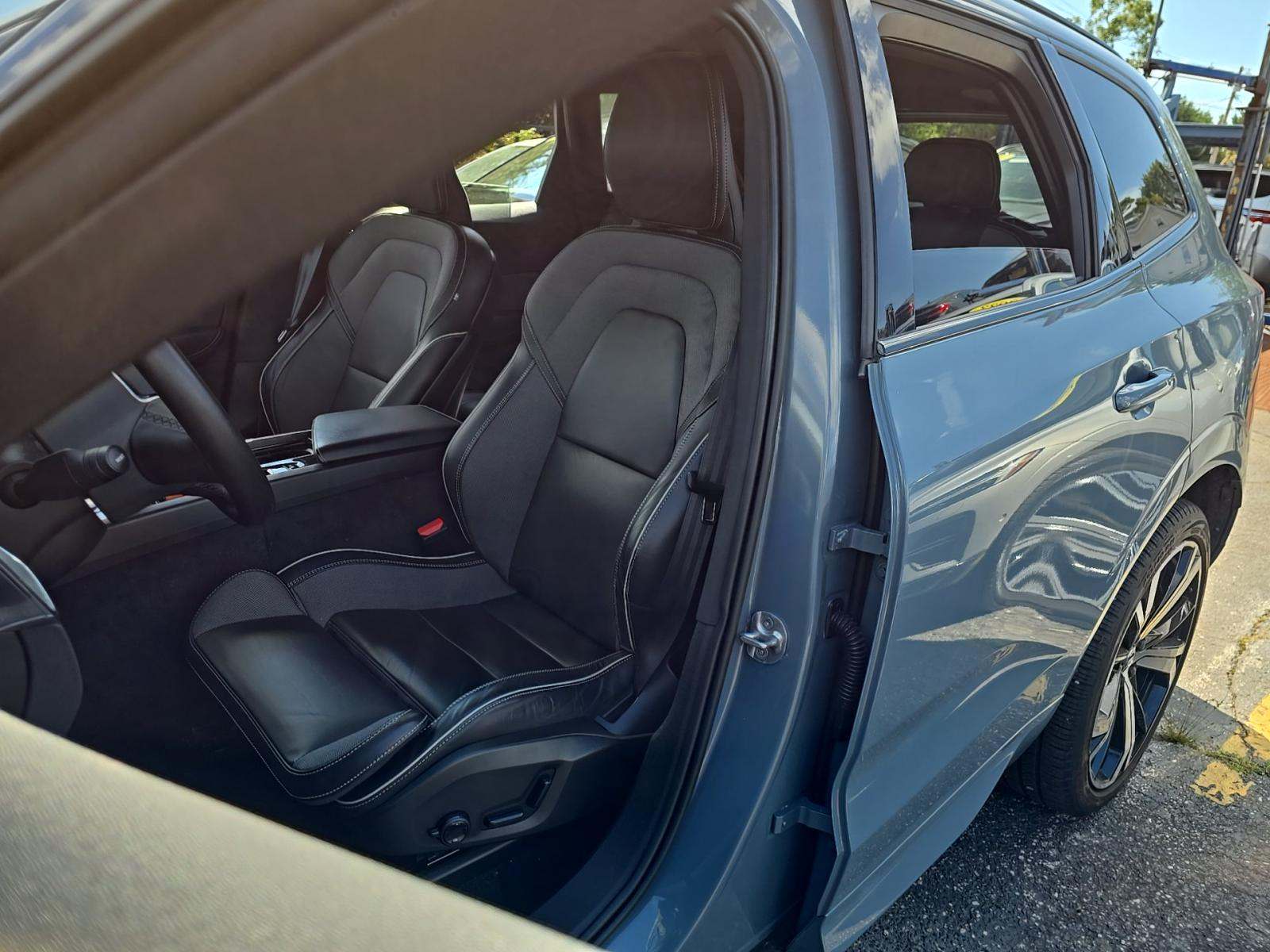 2022 Volvo XC60 B6 R-Design AWD