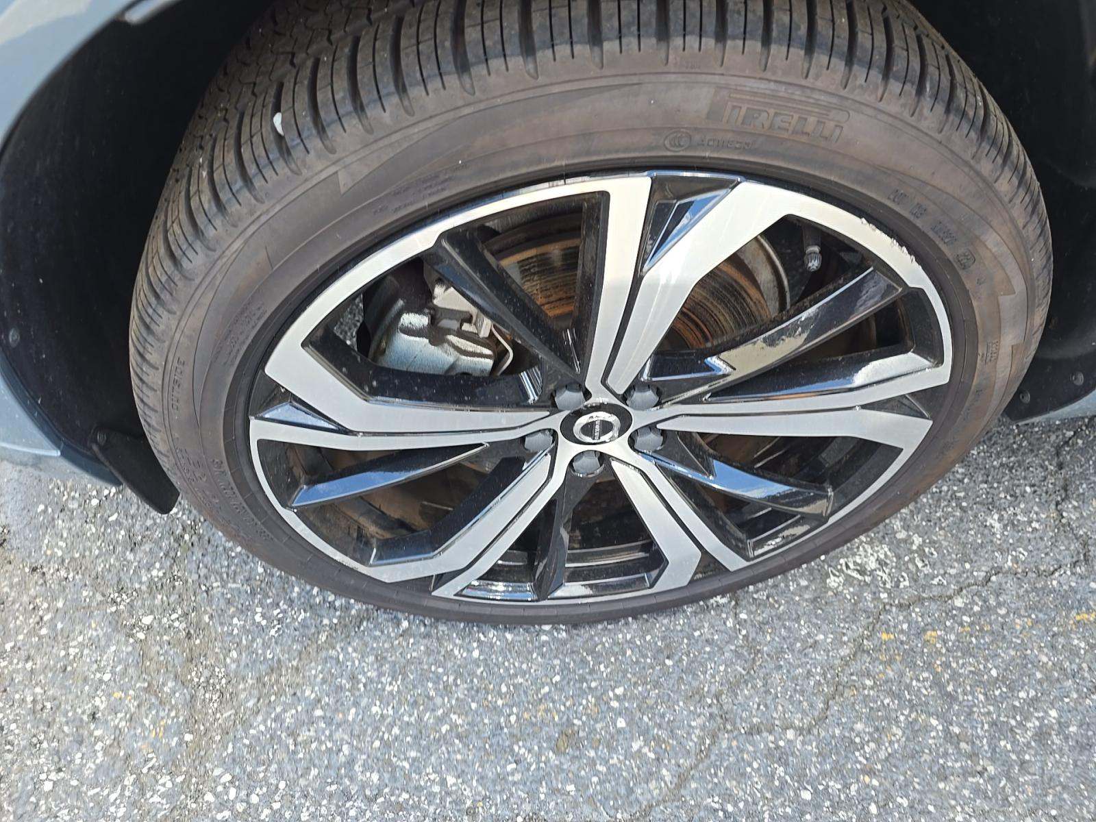 2022 Volvo XC60 B6 R-Design AWD