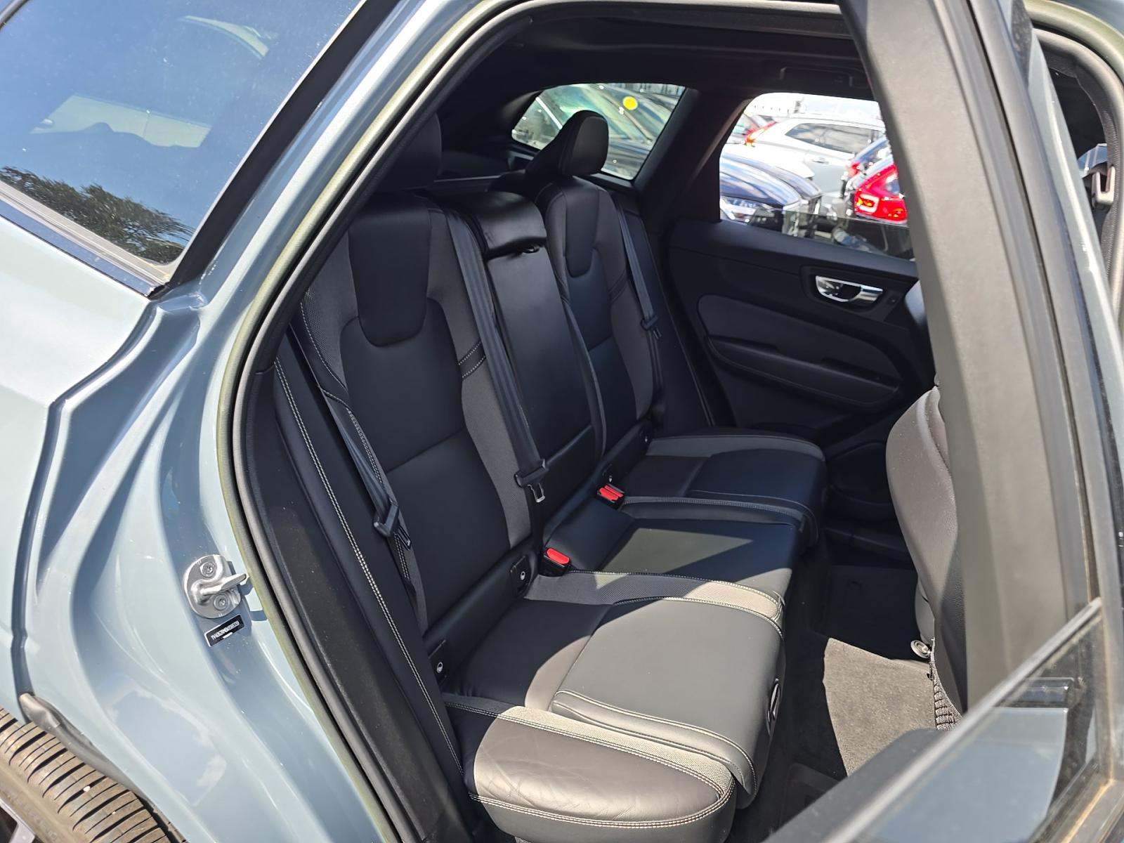 2022 Volvo XC60 B6 R-Design AWD