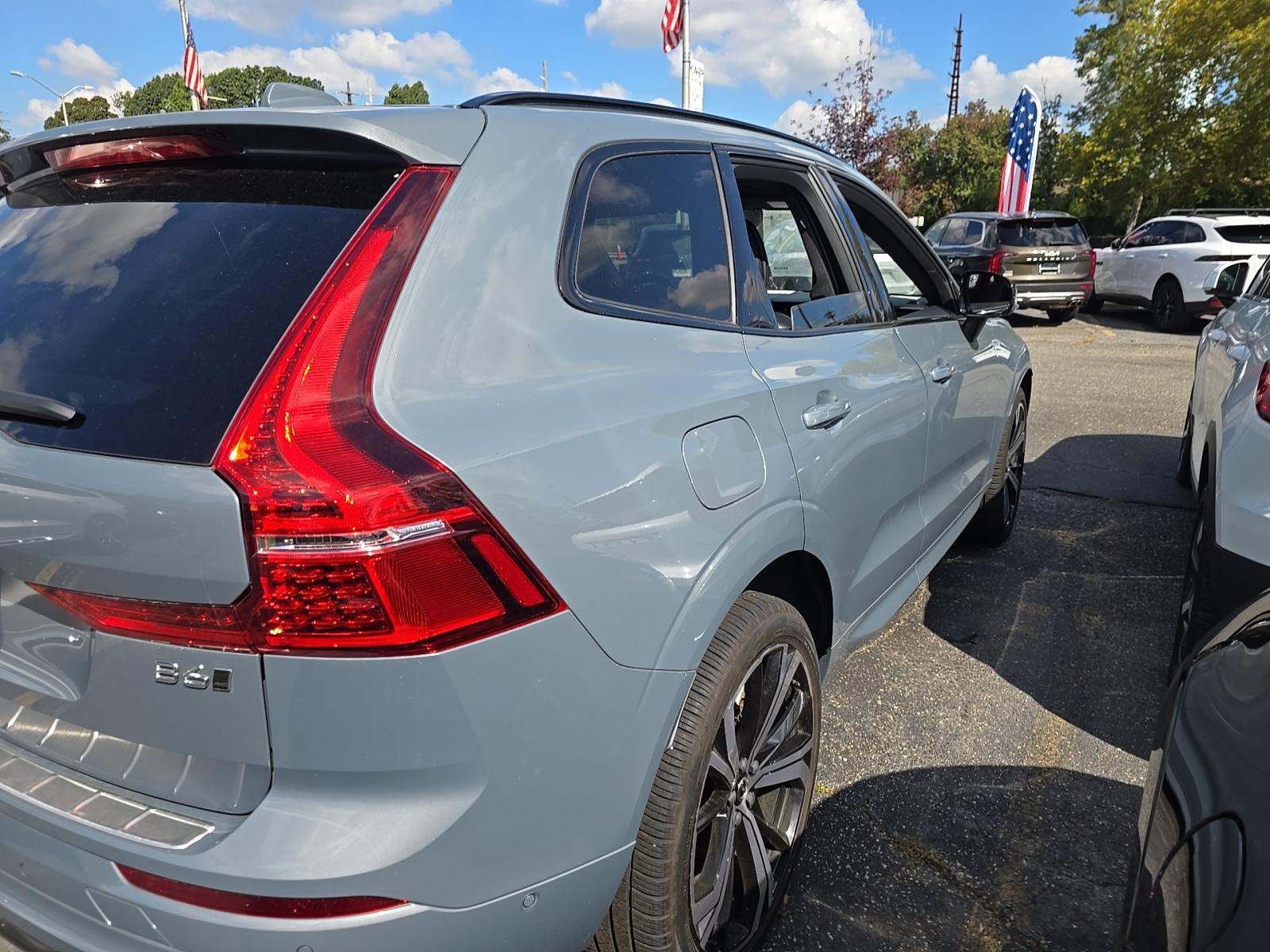 2022 Volvo XC60 B6 R-Design AWD