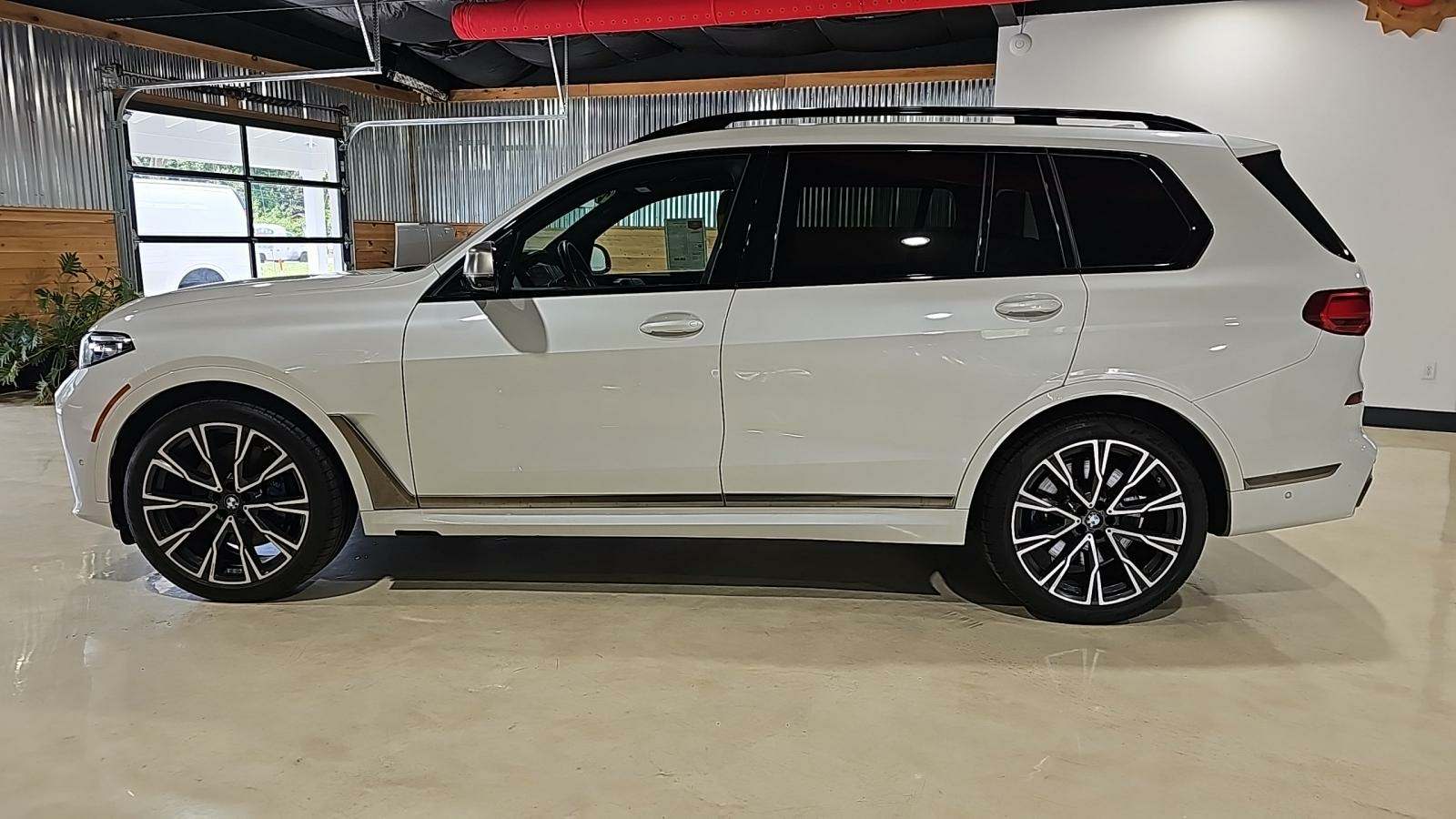 2021 BMW X7 M50i AWD