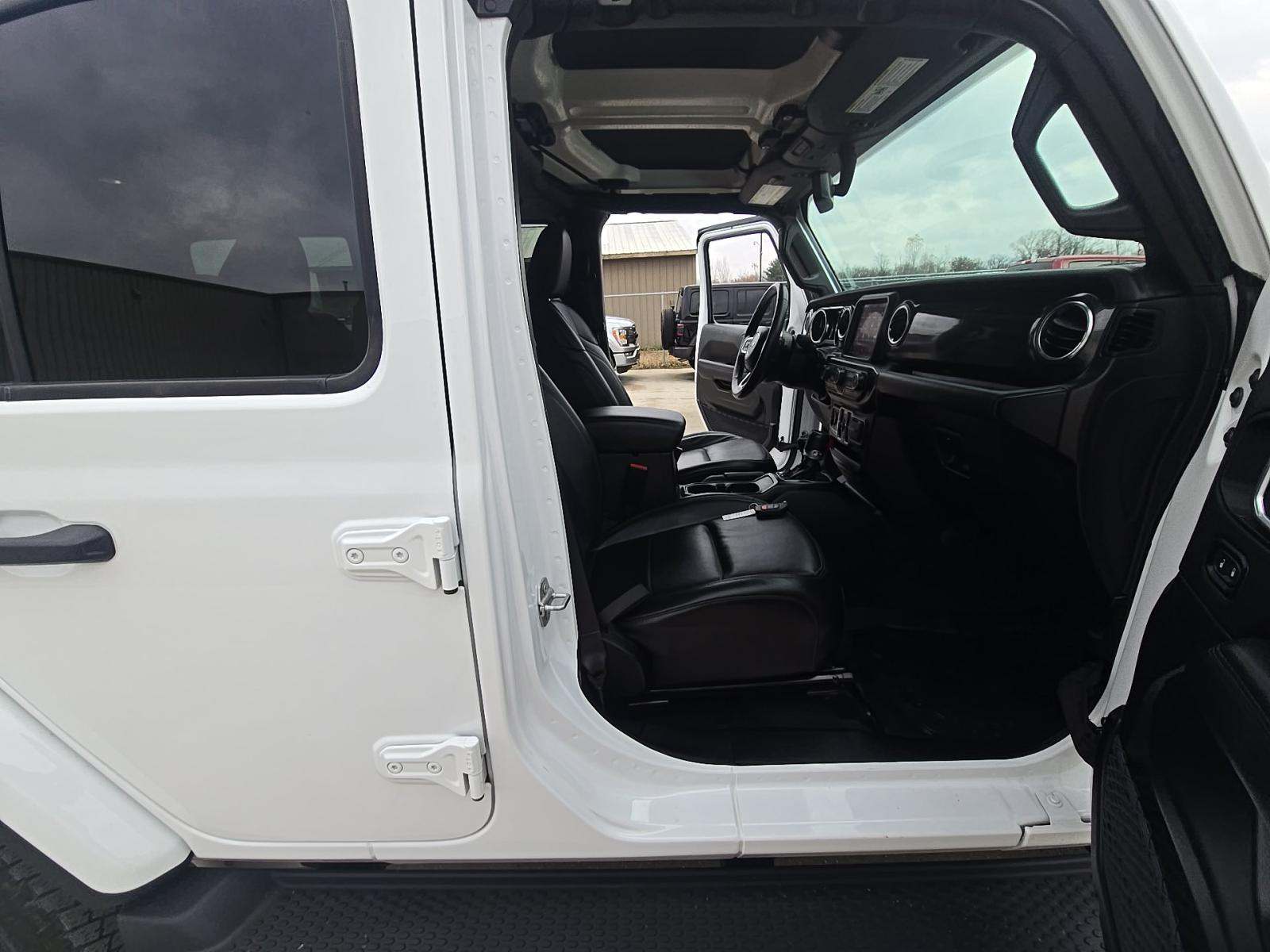 2023 Jeep Wrangler Sahara Altitude AWD