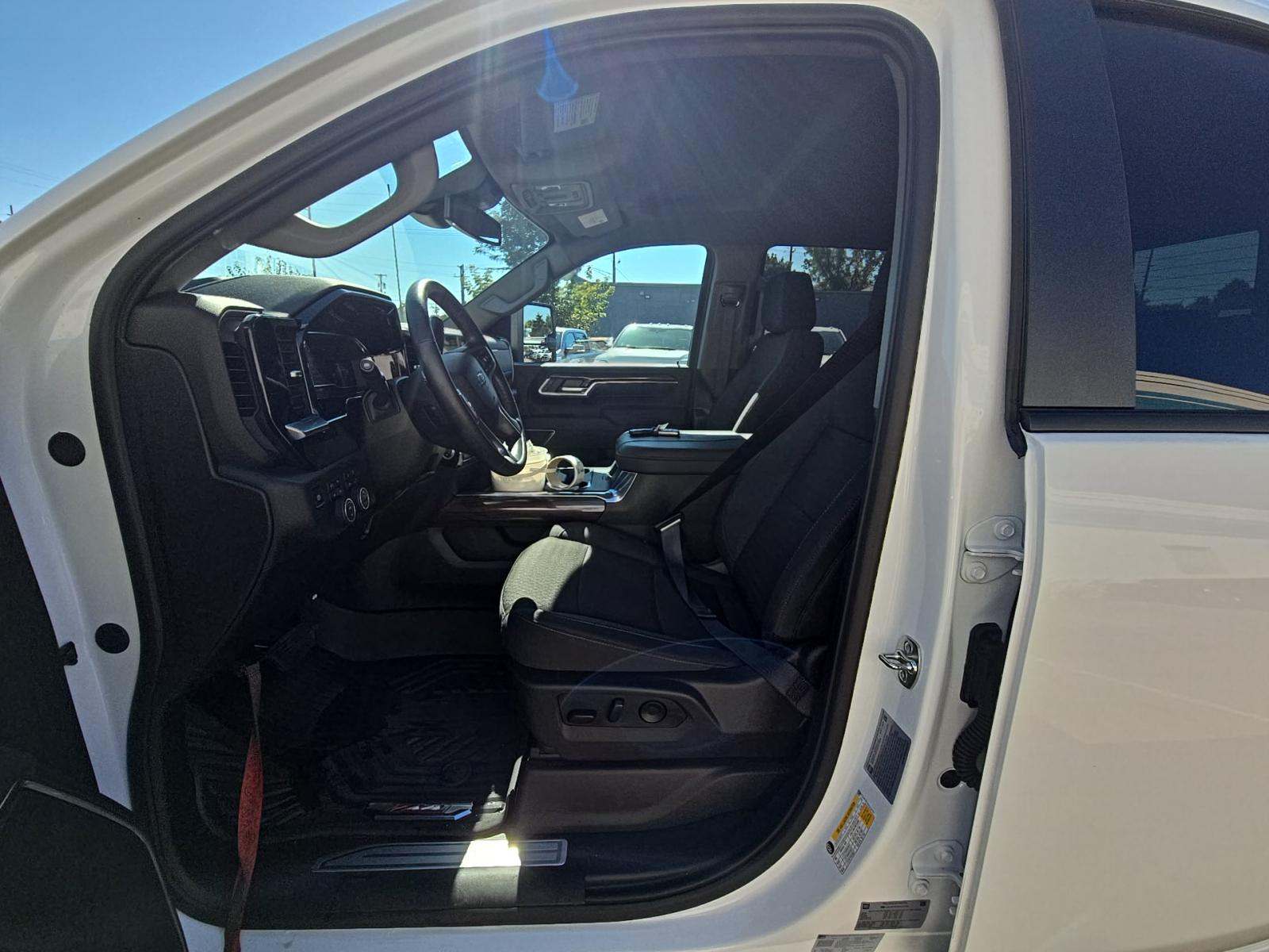 2025 Chevrolet Silverado 3500HD LT AWD