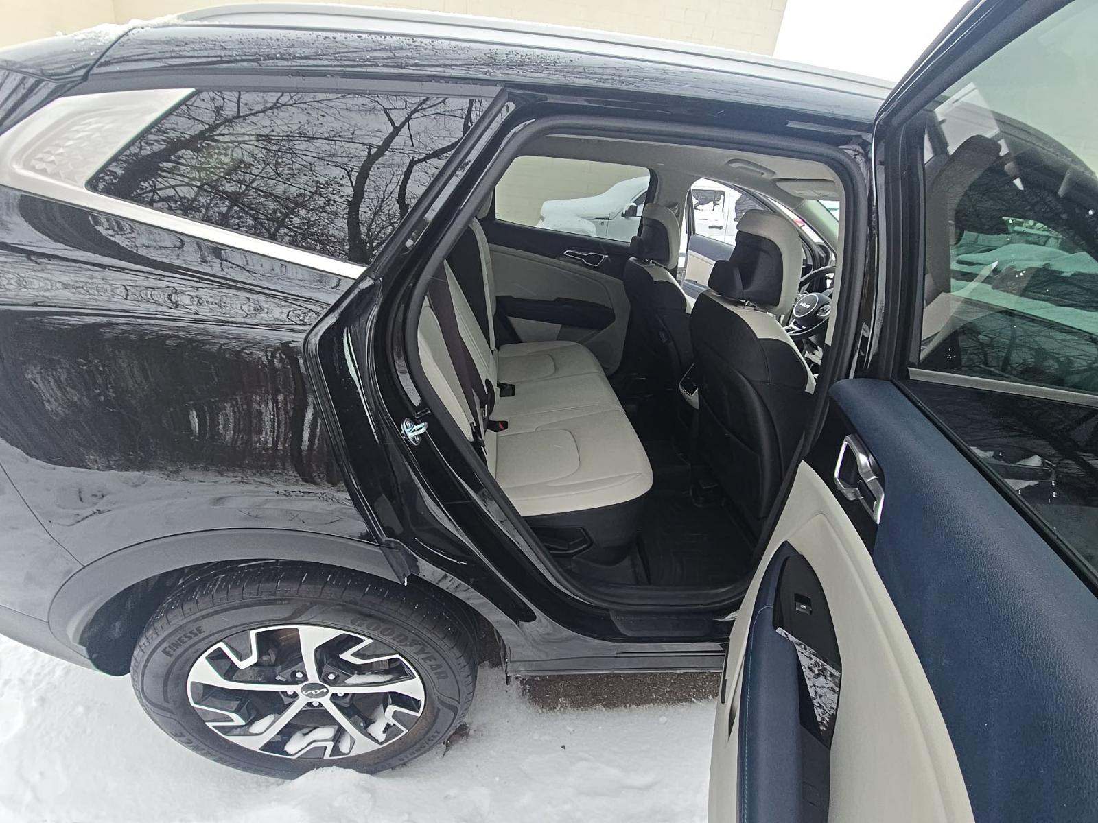 2023 Kia Sportage Hybrid EX AWD