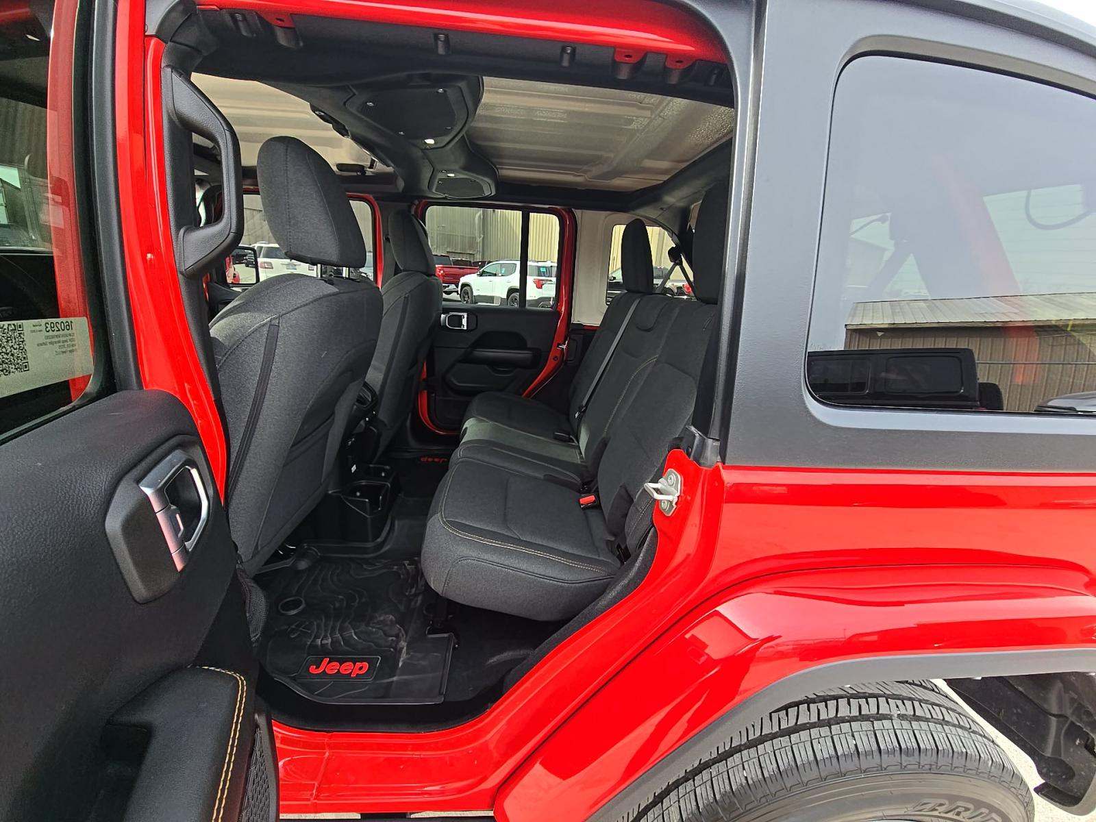 2024 Jeep Wrangler Sahara AWD