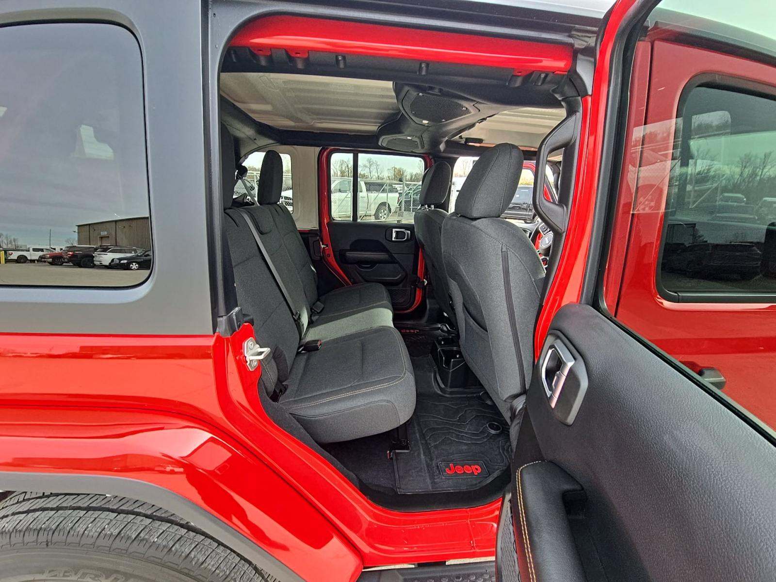 2024 Jeep Wrangler Sahara AWD