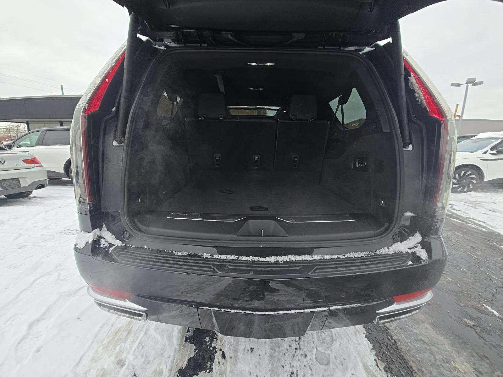 2022 Cadillac Escalade ESV Premium Luxury AWD