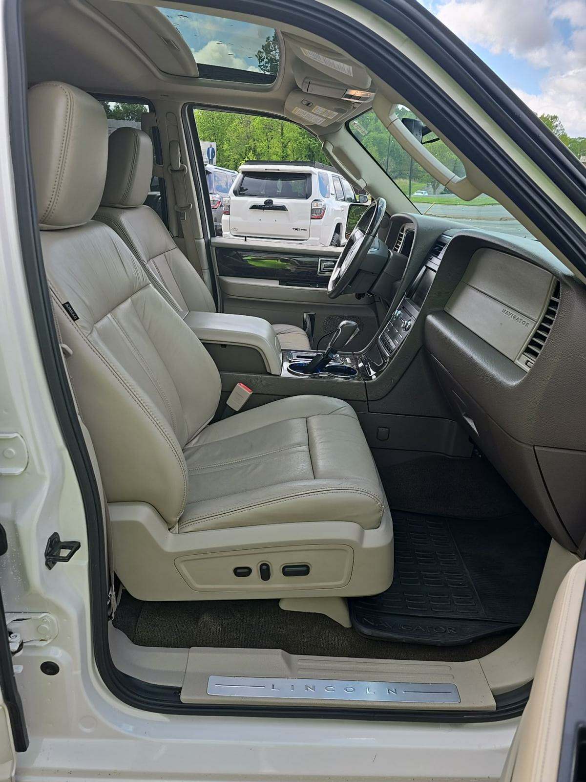 2015 Lincoln Navigator L Base AWD