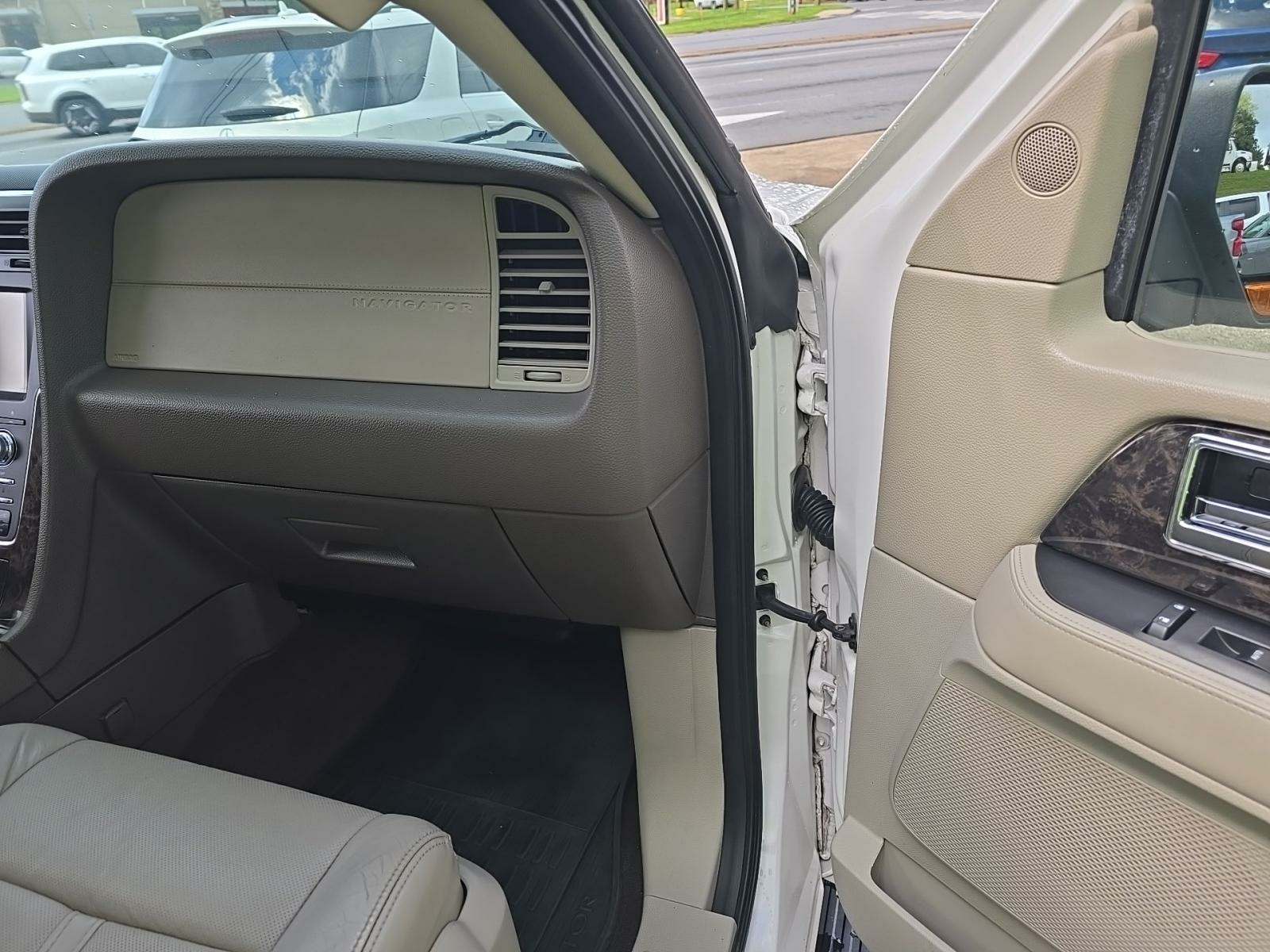 2015 Lincoln Navigator L Base AWD