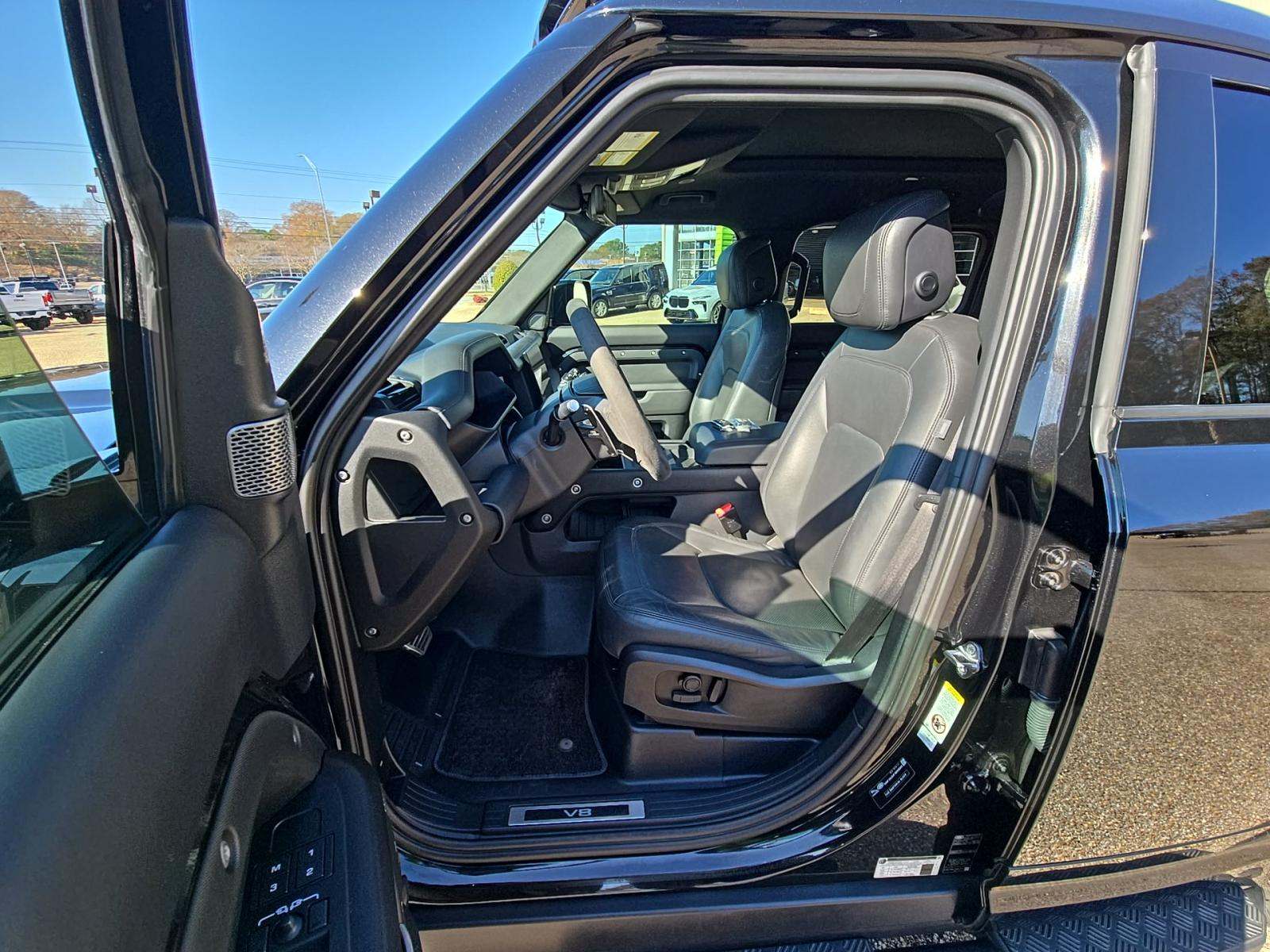 2024 Land Rover Defender 110 V8 AWD