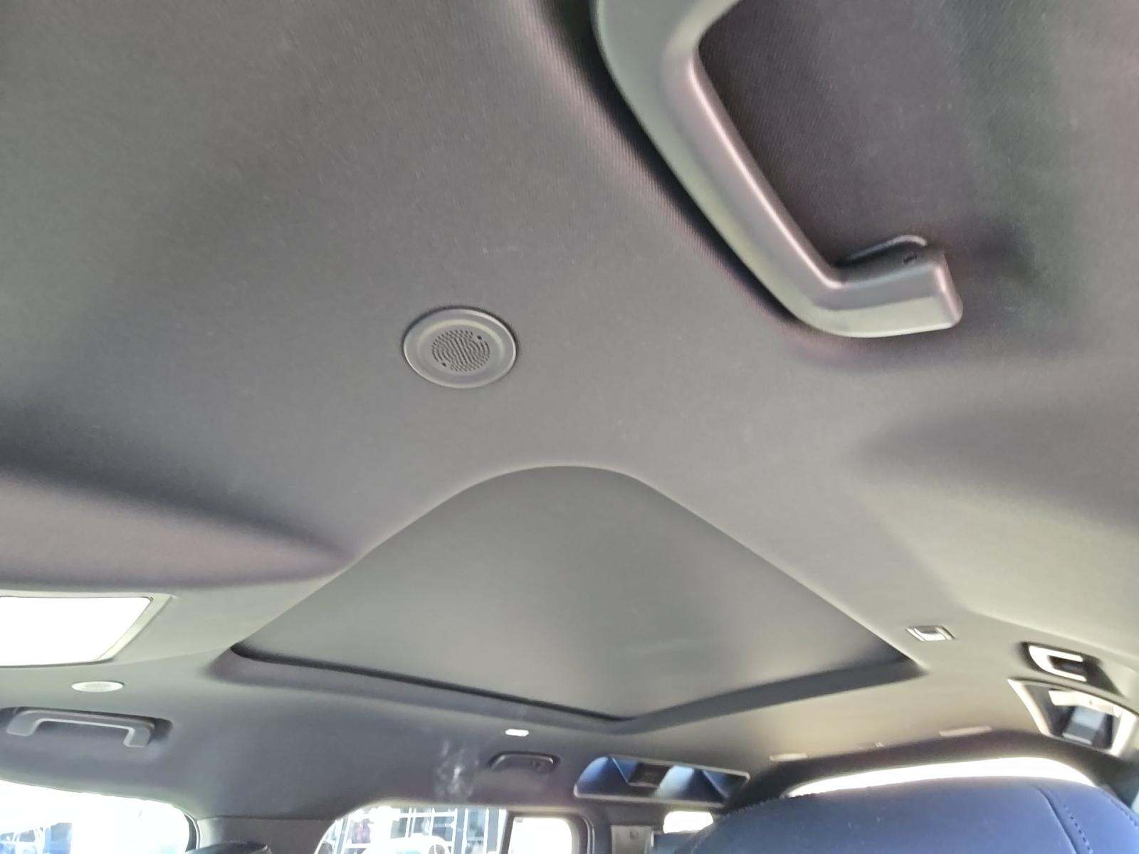 2024 Land Rover Defender 110 V8 AWD