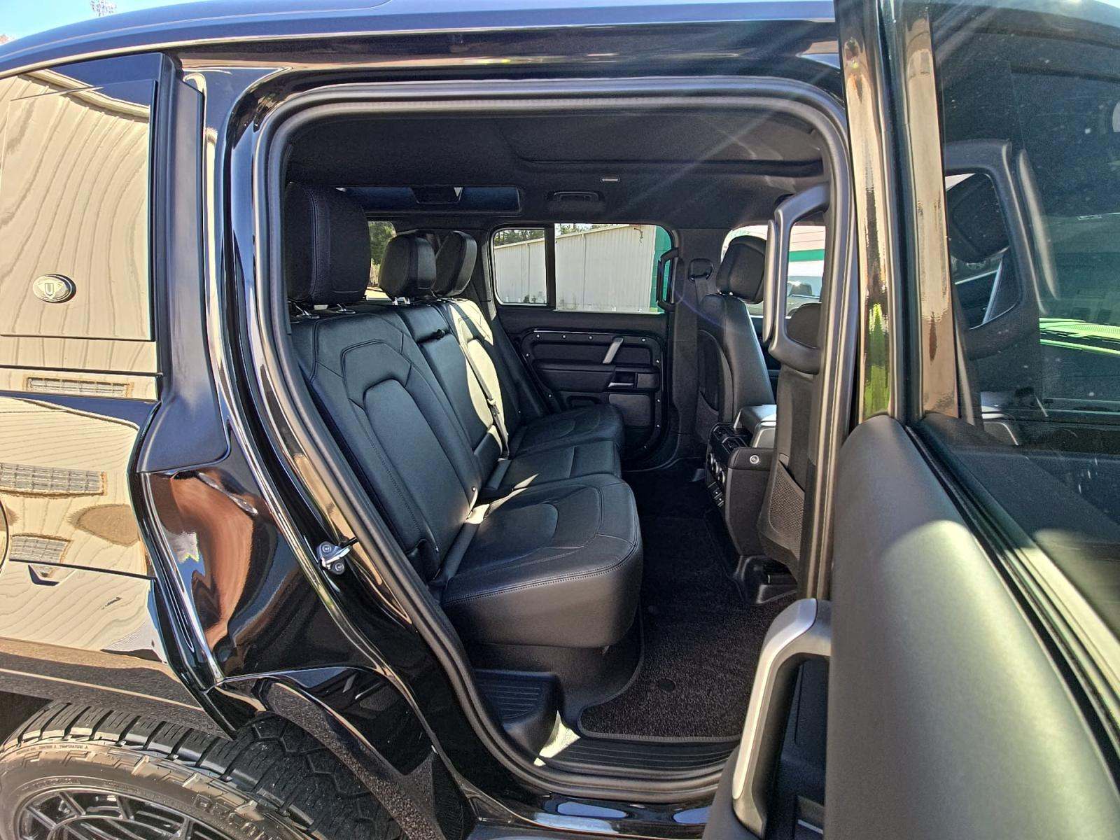 2024 Land Rover Defender 110 V8 AWD