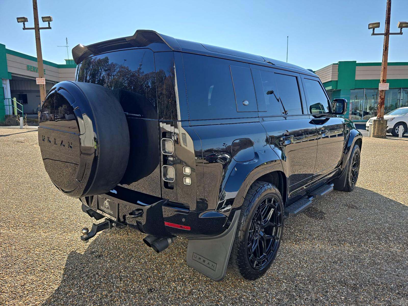 2024 Land Rover Defender 110 V8 AWD