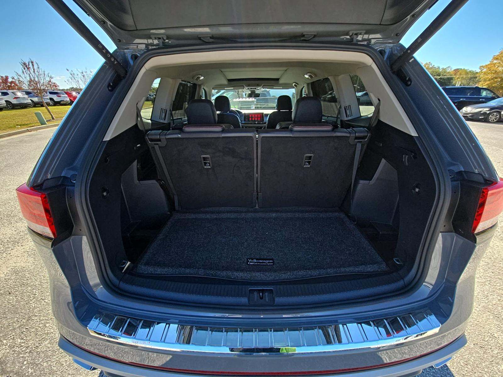 2024 Volkswagen Atlas 2.0T Peak Edition SE AWD