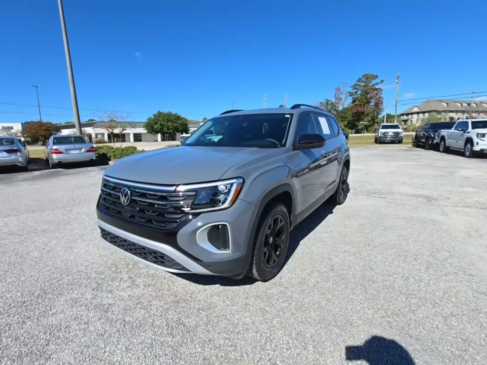 2024 Volkswagen Atlas 2.0T Peak Edition SE AWD