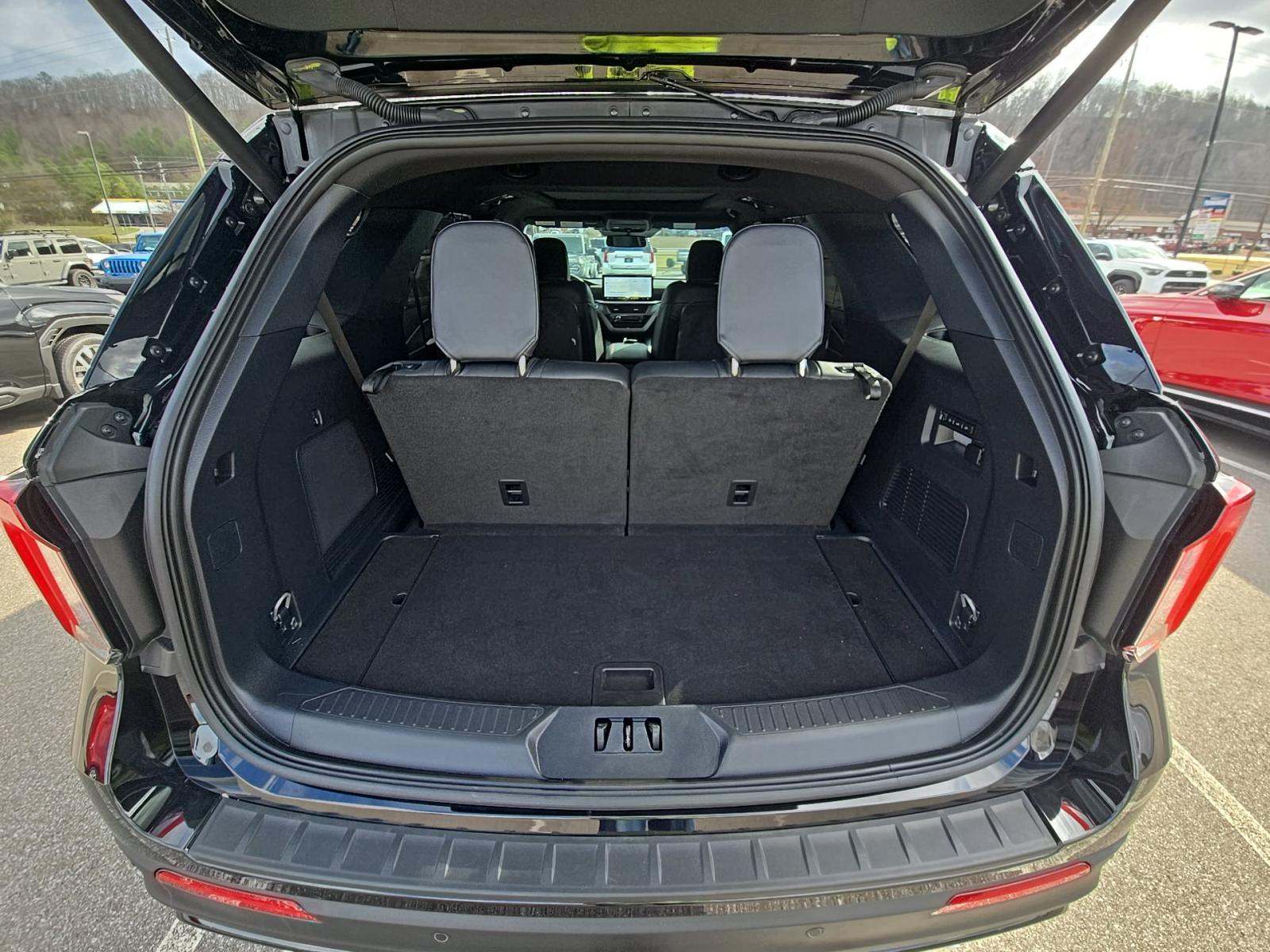 2025 Ford Explorer ST AWD